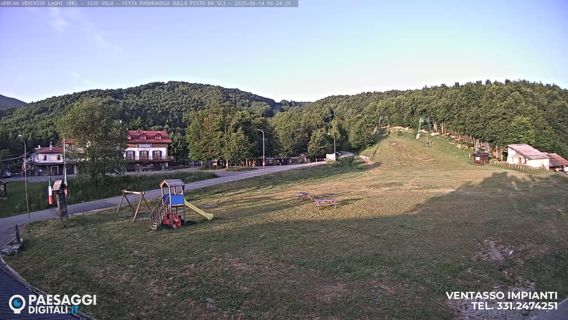 Mount Ventasso & Laghi (Lakes) Ski Slopes Live Cam - Reggio Emilia, Emilia-Romagna, Italy