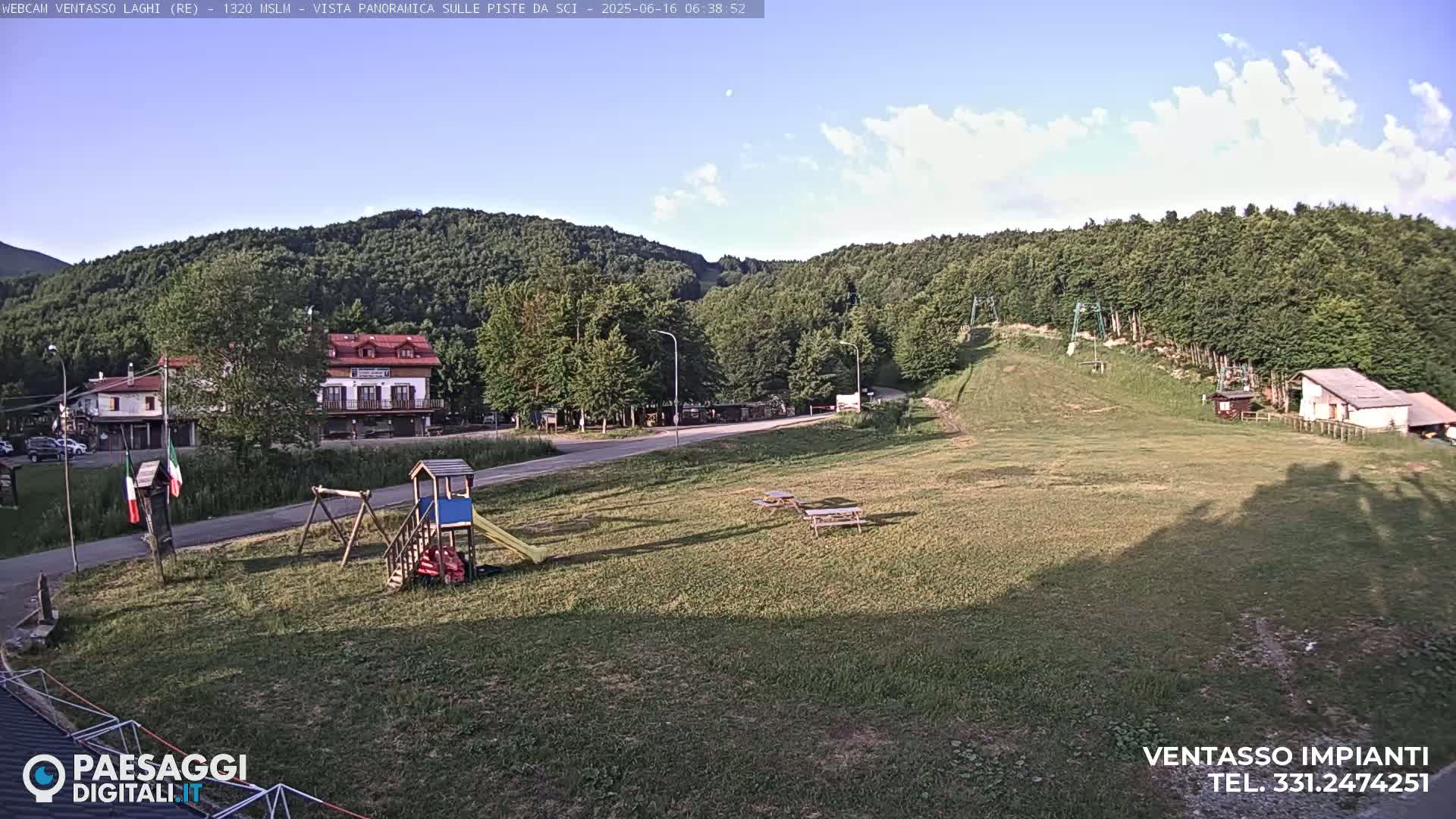 Mount Ventasso & Laghi (Lakes) Ski Slopes Live Cam - Reggio Emilia, Emilia-Romagna, Italy
