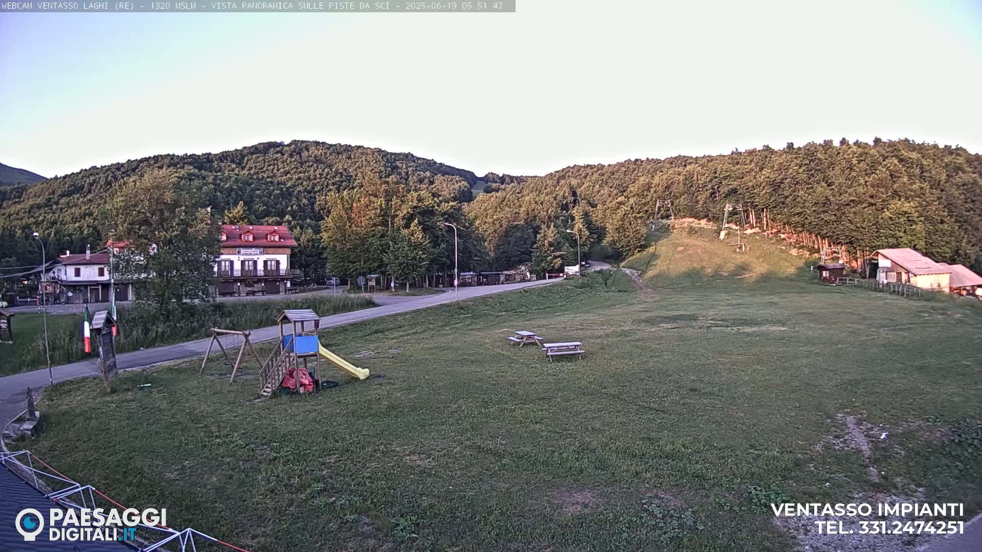 Mount Ventasso & Laghi (Lakes) Ski Slopes Live Cam - Reggio Emilia, Emilia-Romagna, Italy