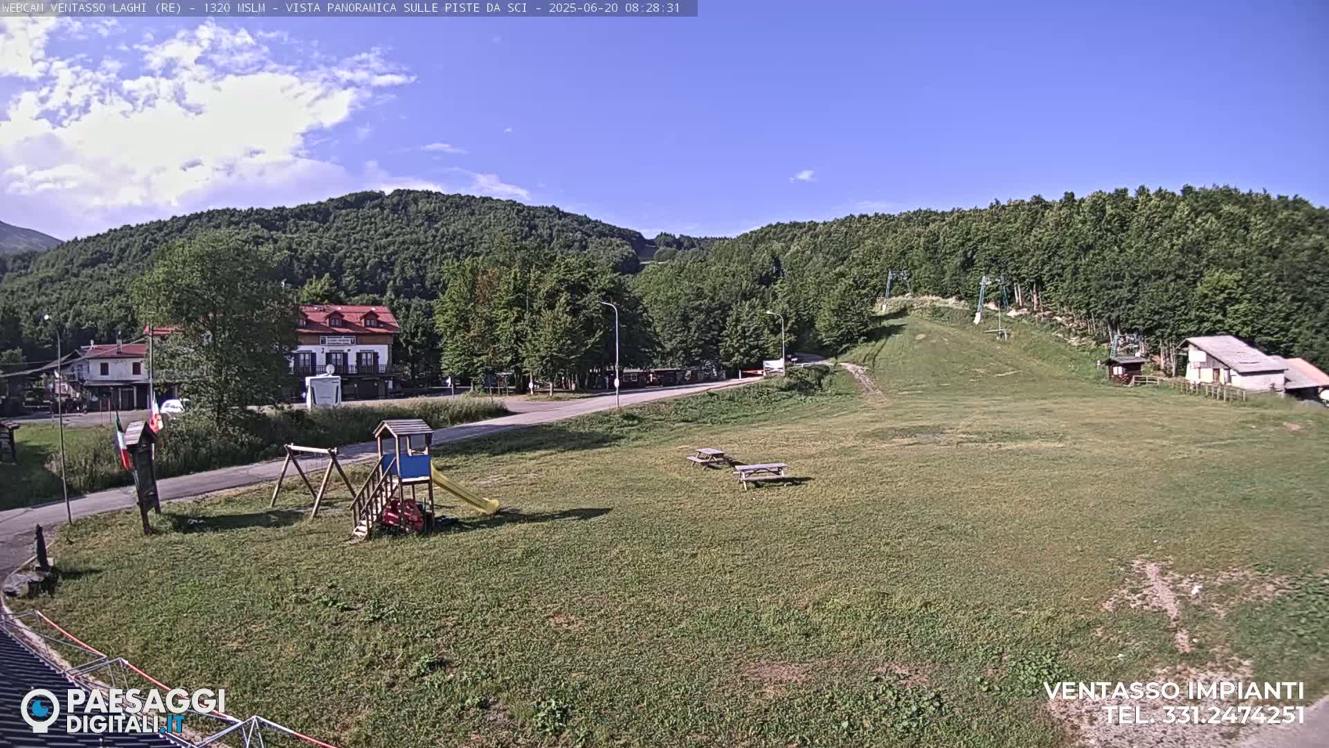 Mount Ventasso & Laghi (Lakes) Ski Slopes Live Cam - Reggio Emilia, Emilia-Romagna, Italy