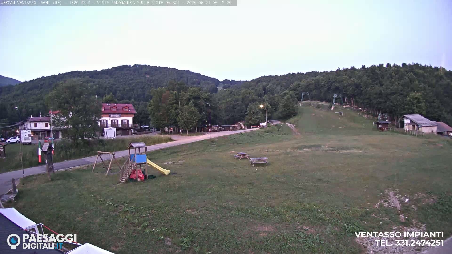 Mount Ventasso & Laghi (Lakes) Ski Slopes Live Cam - Reggio Emilia, Emilia-Romagna, Italy
