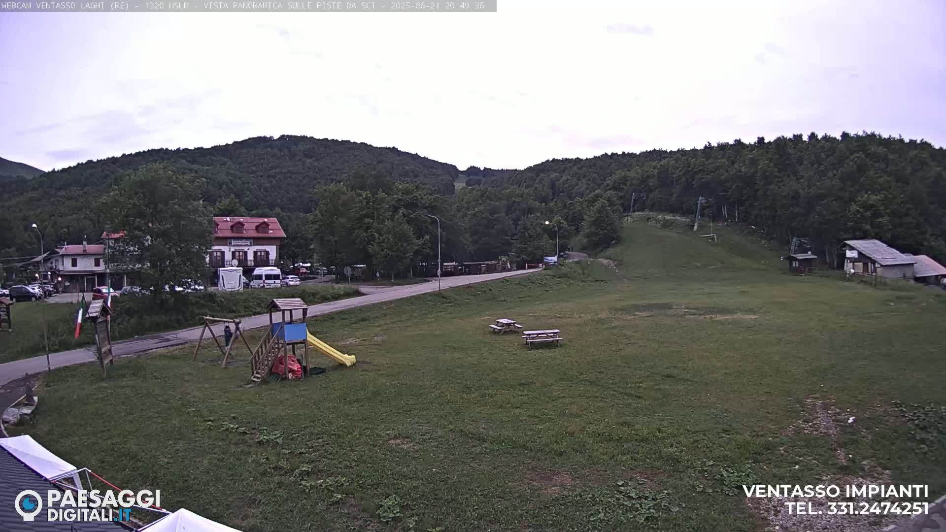 Mount Ventasso & Laghi (Lakes) Ski Slopes Live Cam - Reggio Emilia, Emilia-Romagna, Italy