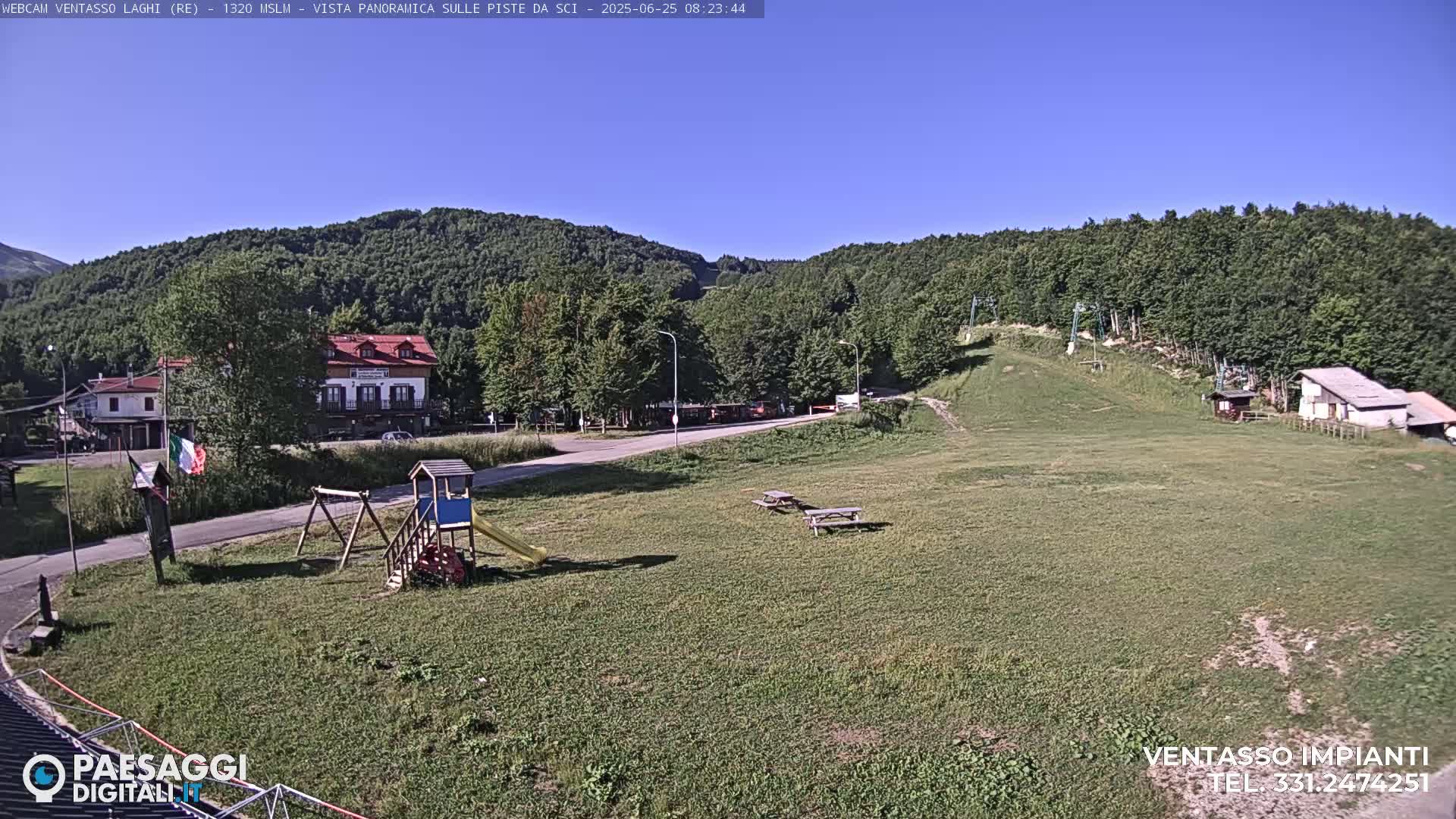 Mount Ventasso & Laghi (Lakes) Ski Slopes Live Cam - Reggio Emilia, Emilia-Romagna, Italy