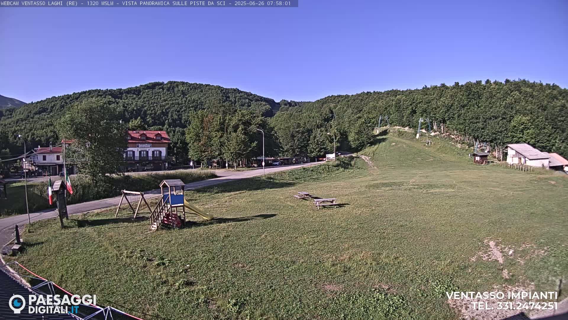 Mount Ventasso & Laghi (Lakes) Ski Slopes Live Cam - Reggio Emilia, Emilia-Romagna, Italy