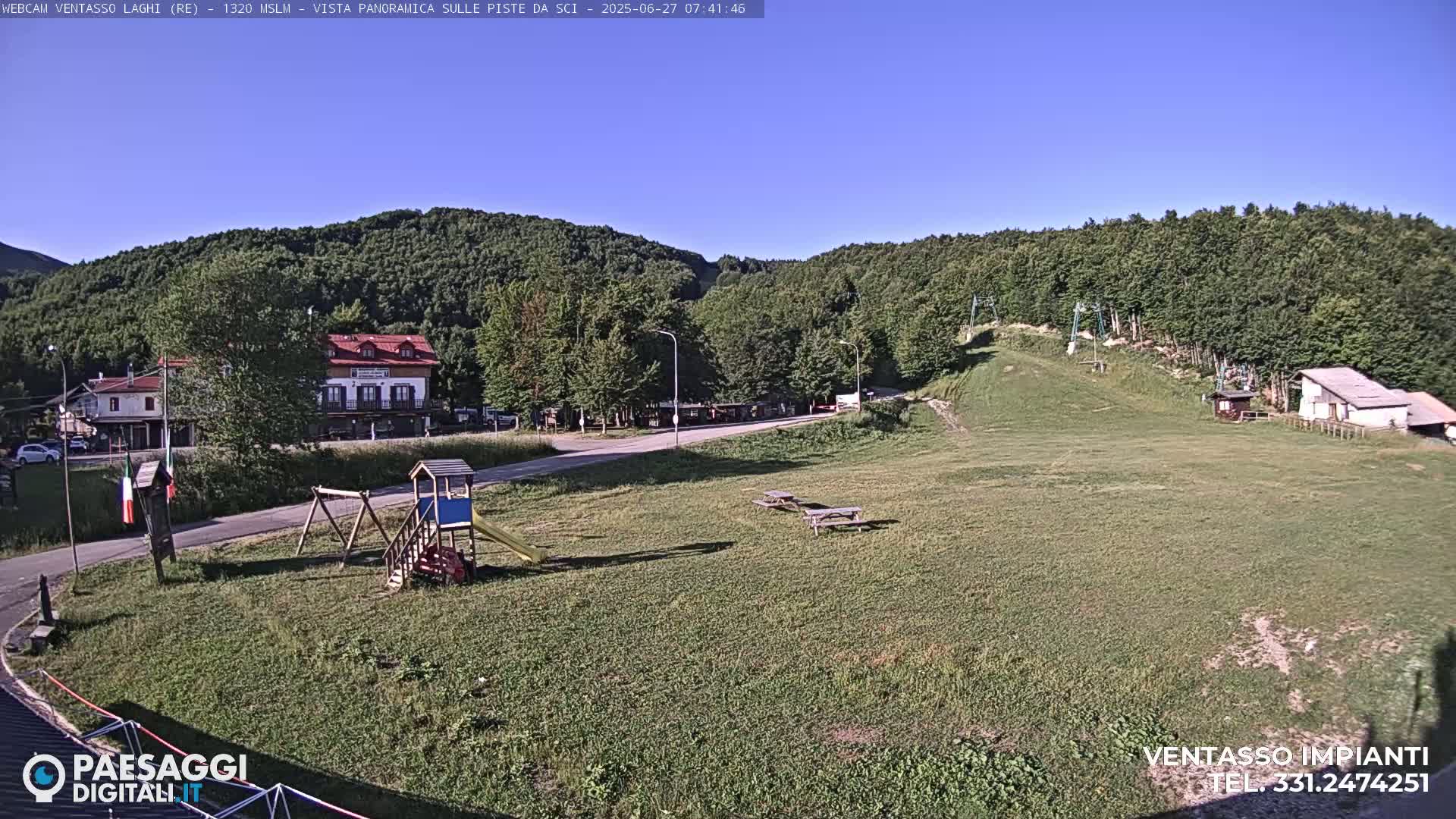 Mount Ventasso & Laghi (Lakes) Ski Slopes Live Cam - Reggio Emilia, Emilia-Romagna, Italy