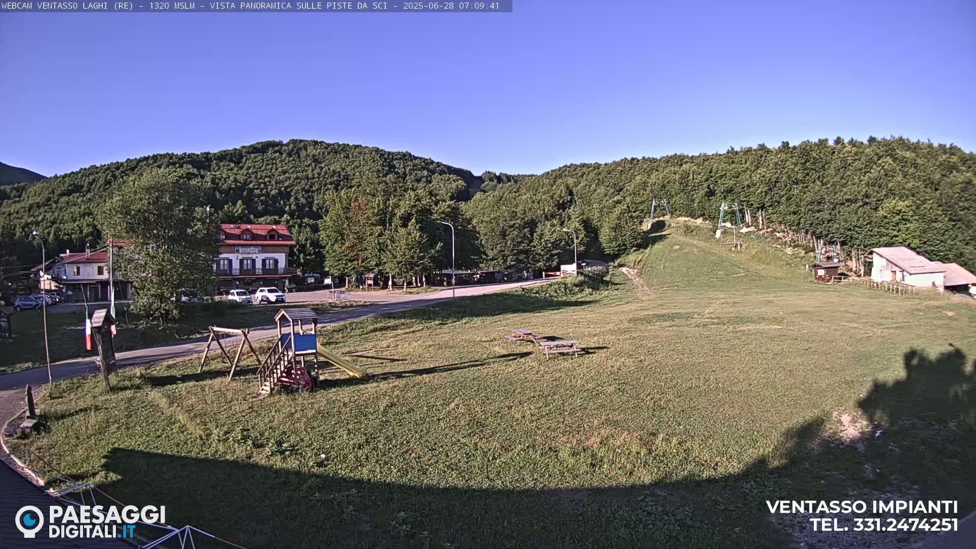 Mount Ventasso & Laghi (Lakes) Ski Slopes Live Cam - Reggio Emilia, Emilia-Romagna, Italy