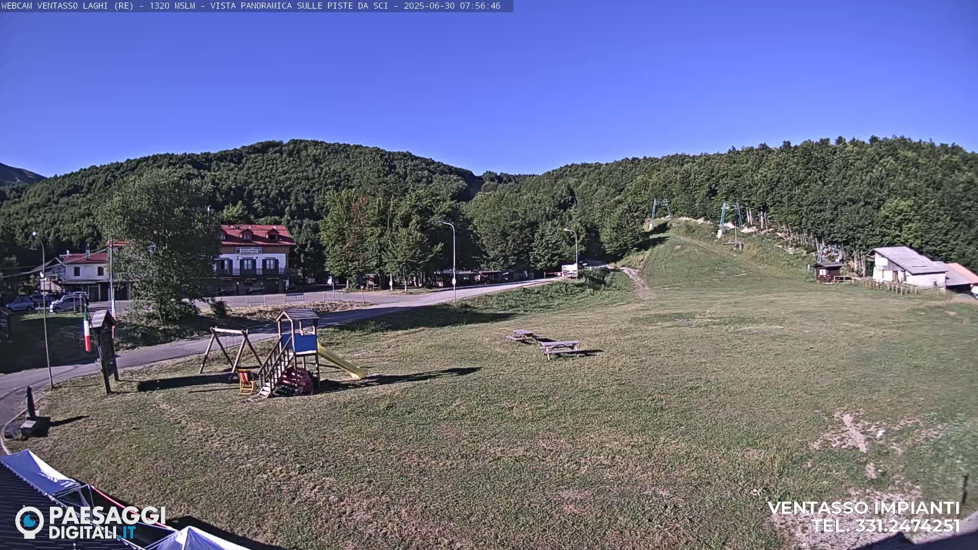 Mount Ventasso & Laghi (Lakes) Ski Slopes Live Cam - Reggio Emilia, Emilia-Romagna, Italy