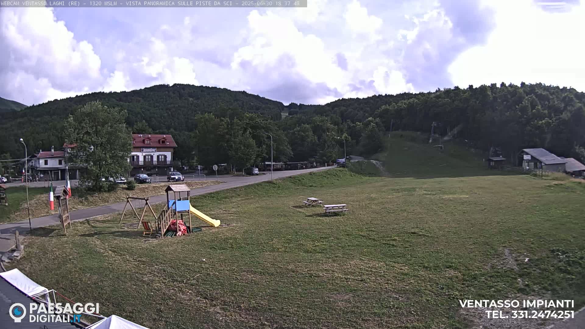 Mount Ventasso & Laghi (Lakes) Ski Slopes Live Cam - Reggio Emilia, Emilia-Romagna, Italy