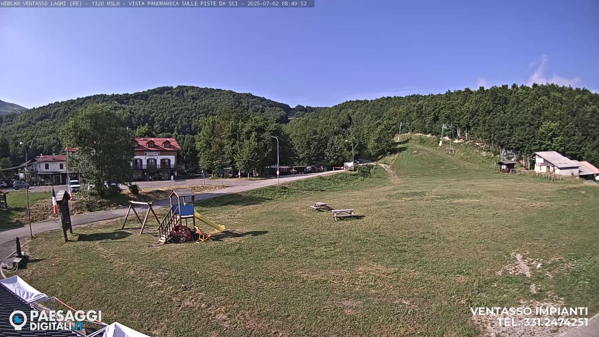 Mount Ventasso & Laghi (Lakes) Ski Slopes Live Cam - Reggio Emilia, Emilia-Romagna, Italy