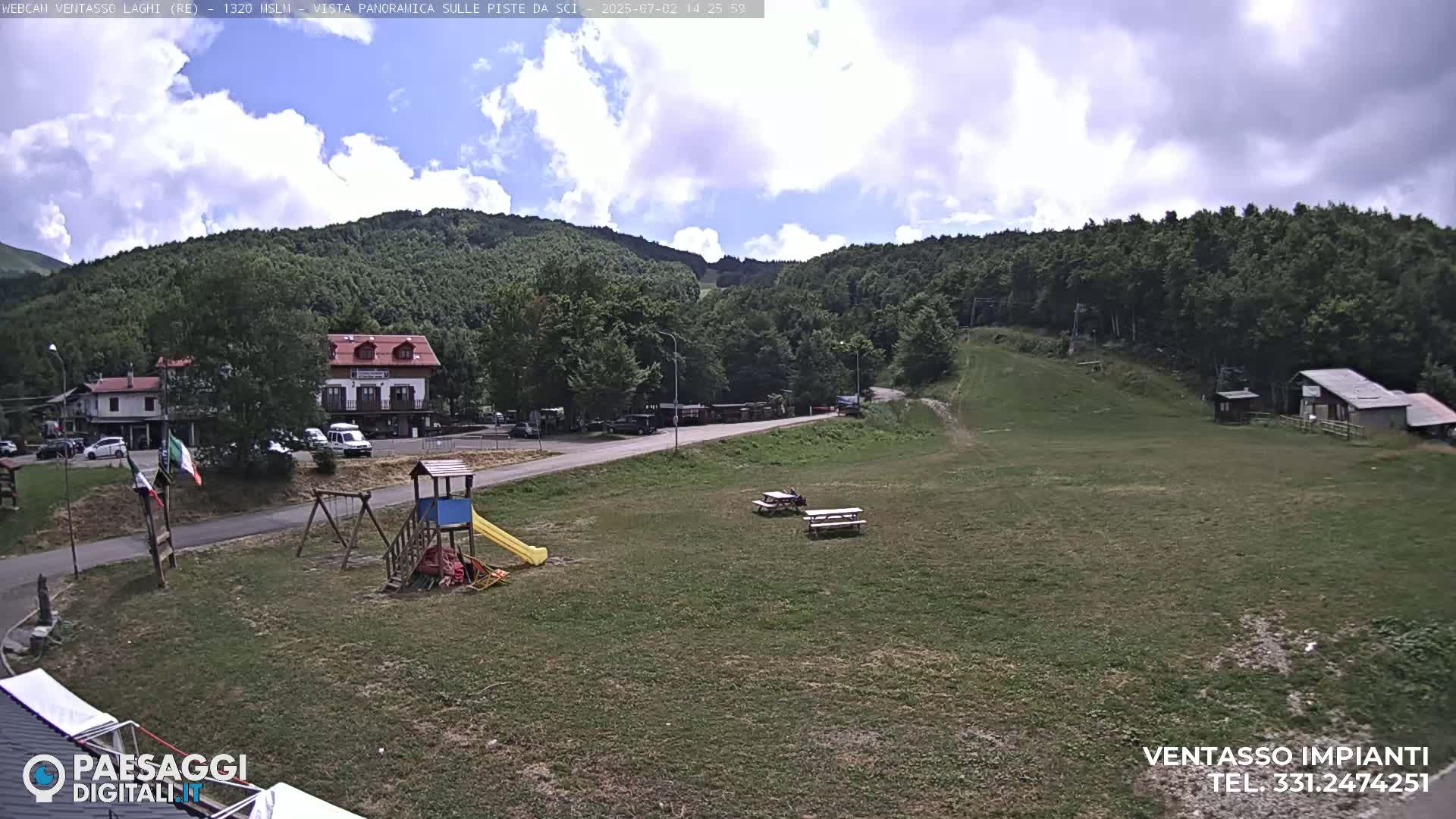 Mount Ventasso & Laghi (Lakes) Ski Slopes Live Cam - Reggio Emilia, Emilia-Romagna, Italy