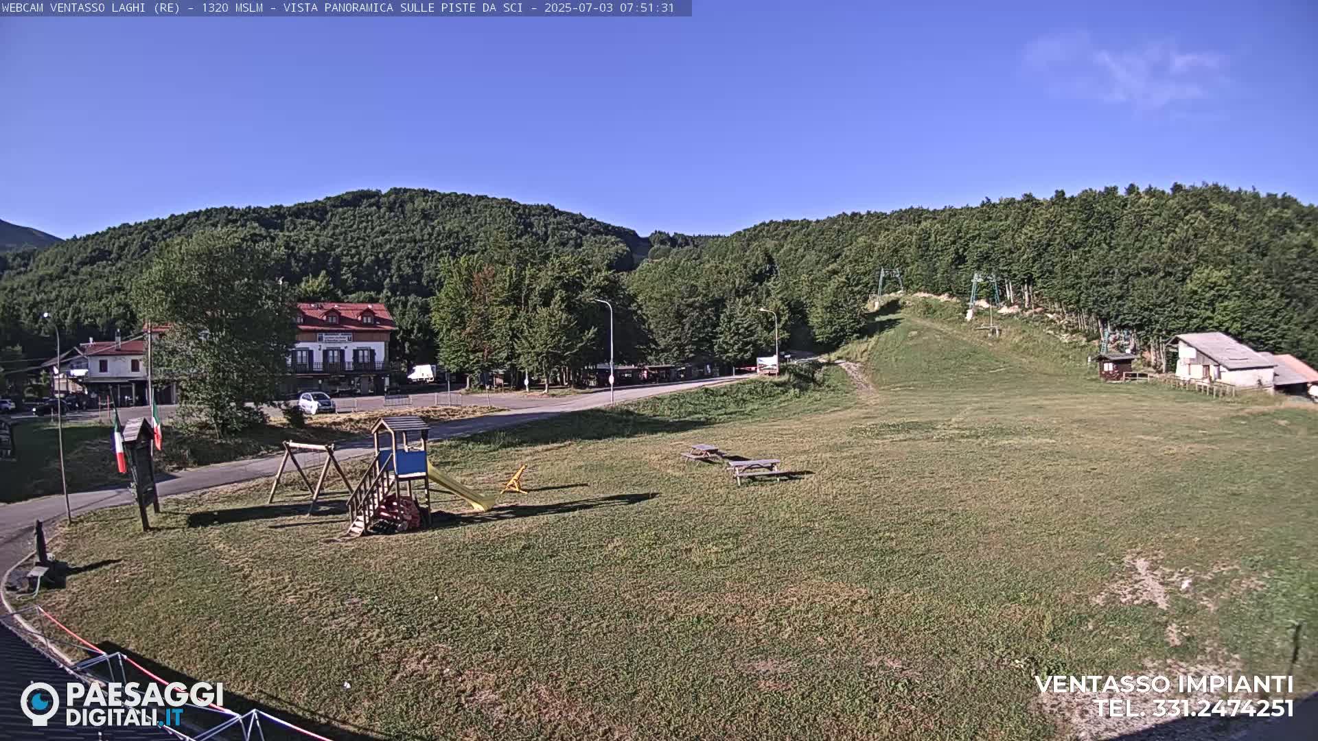 Mount Ventasso & Laghi (Lakes) Ski Slopes Live Cam - Reggio Emilia, Emilia-Romagna, Italy