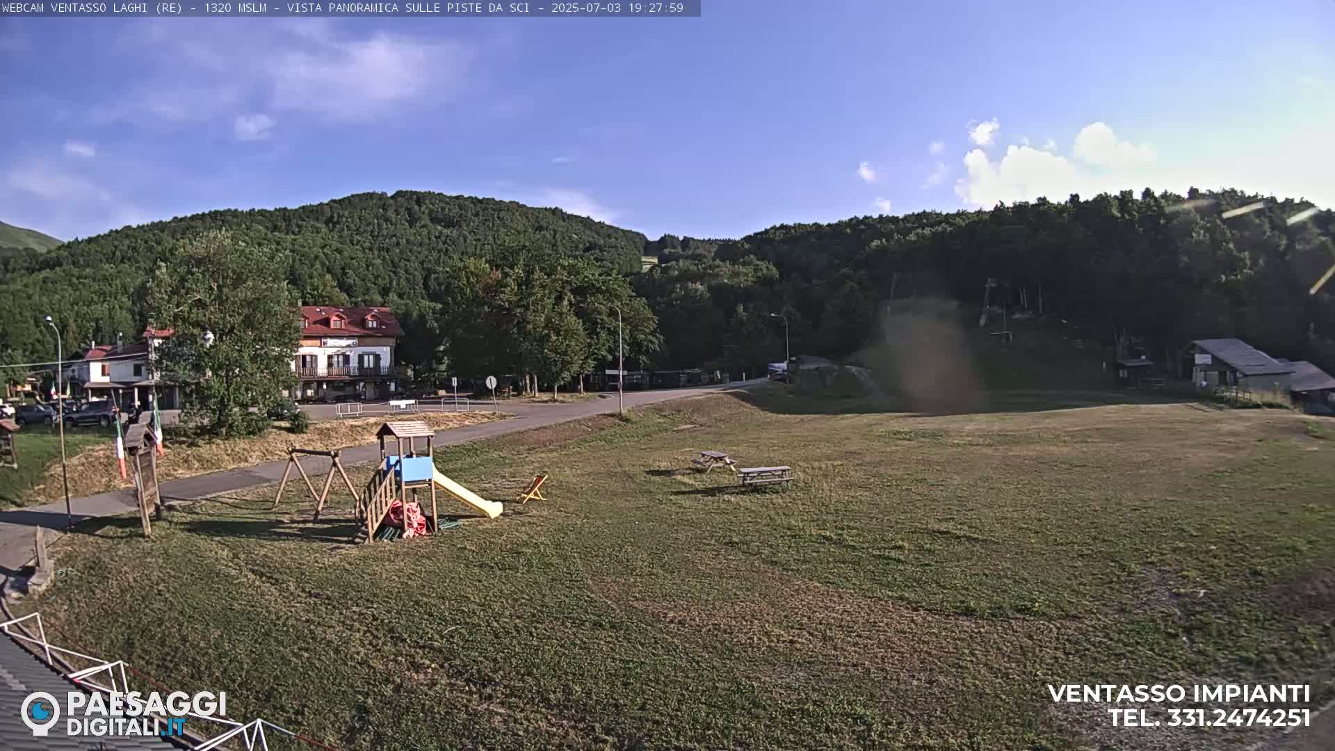 Mount Ventasso & Laghi (Lakes) Ski Slopes Live Cam - Reggio Emilia, Emilia-Romagna, Italy
