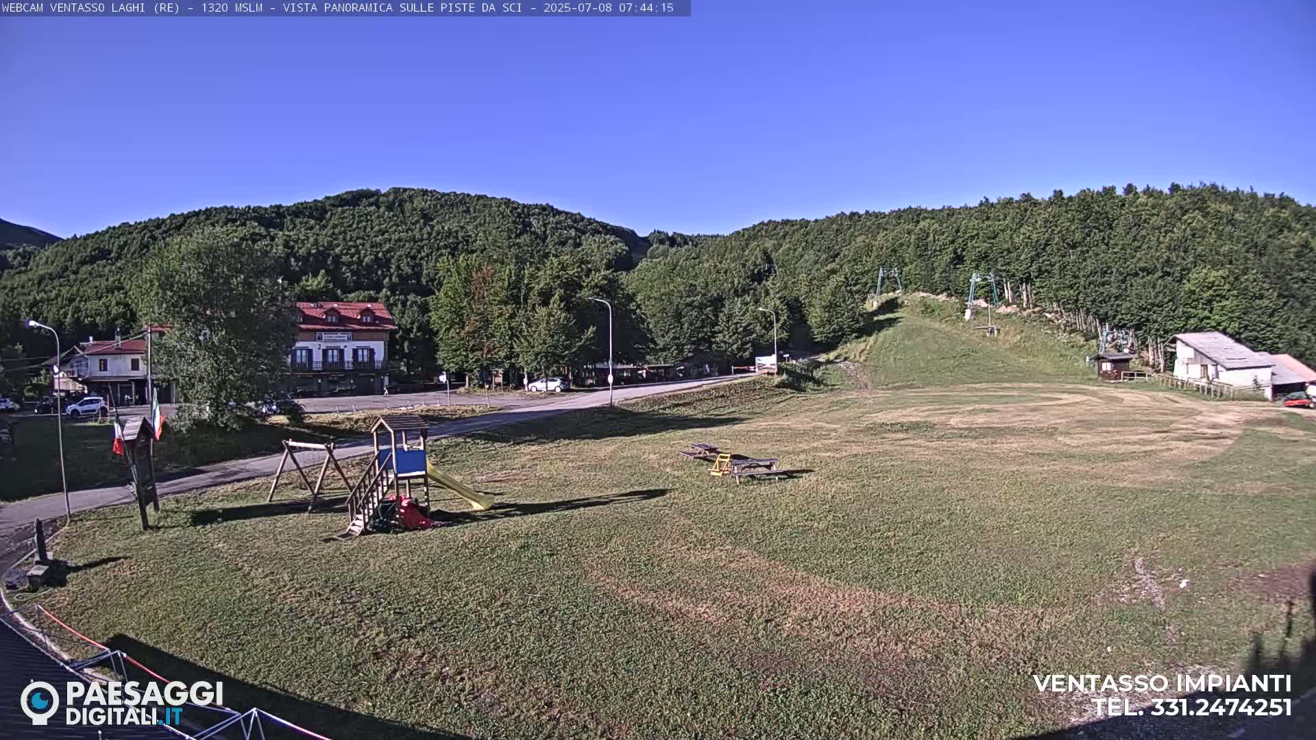 Mount Ventasso & Laghi (Lakes) Ski Slopes Live Cam - Reggio Emilia, Emilia-Romagna, Italy