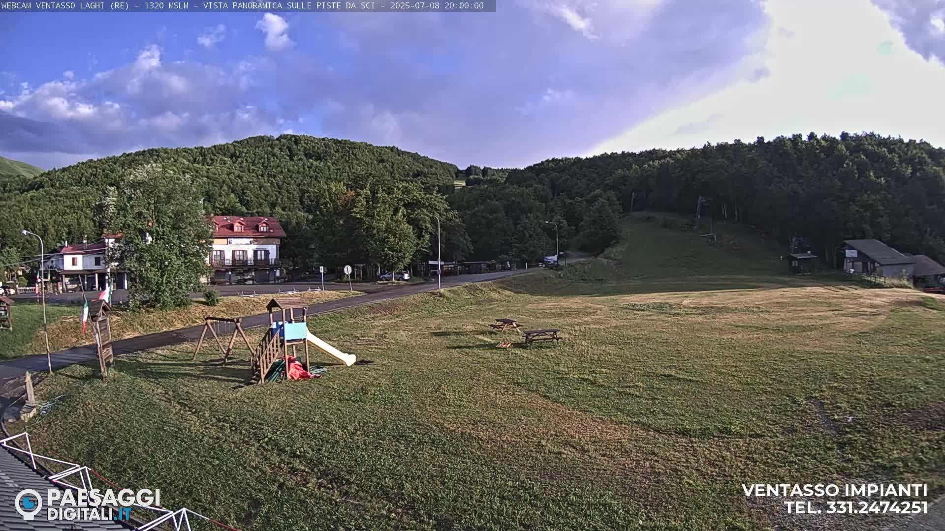 Mount Ventasso & Laghi (Lakes) Ski Slopes Live Cam - Reggio Emilia, Emilia-Romagna, Italy