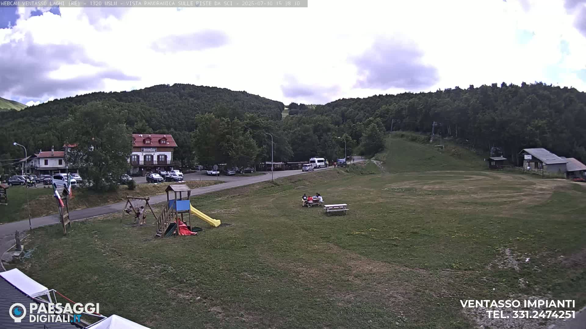 Mount Ventasso & Laghi (Lakes) Ski Slopes Live Cam - Reggio Emilia, Emilia-Romagna, Italy