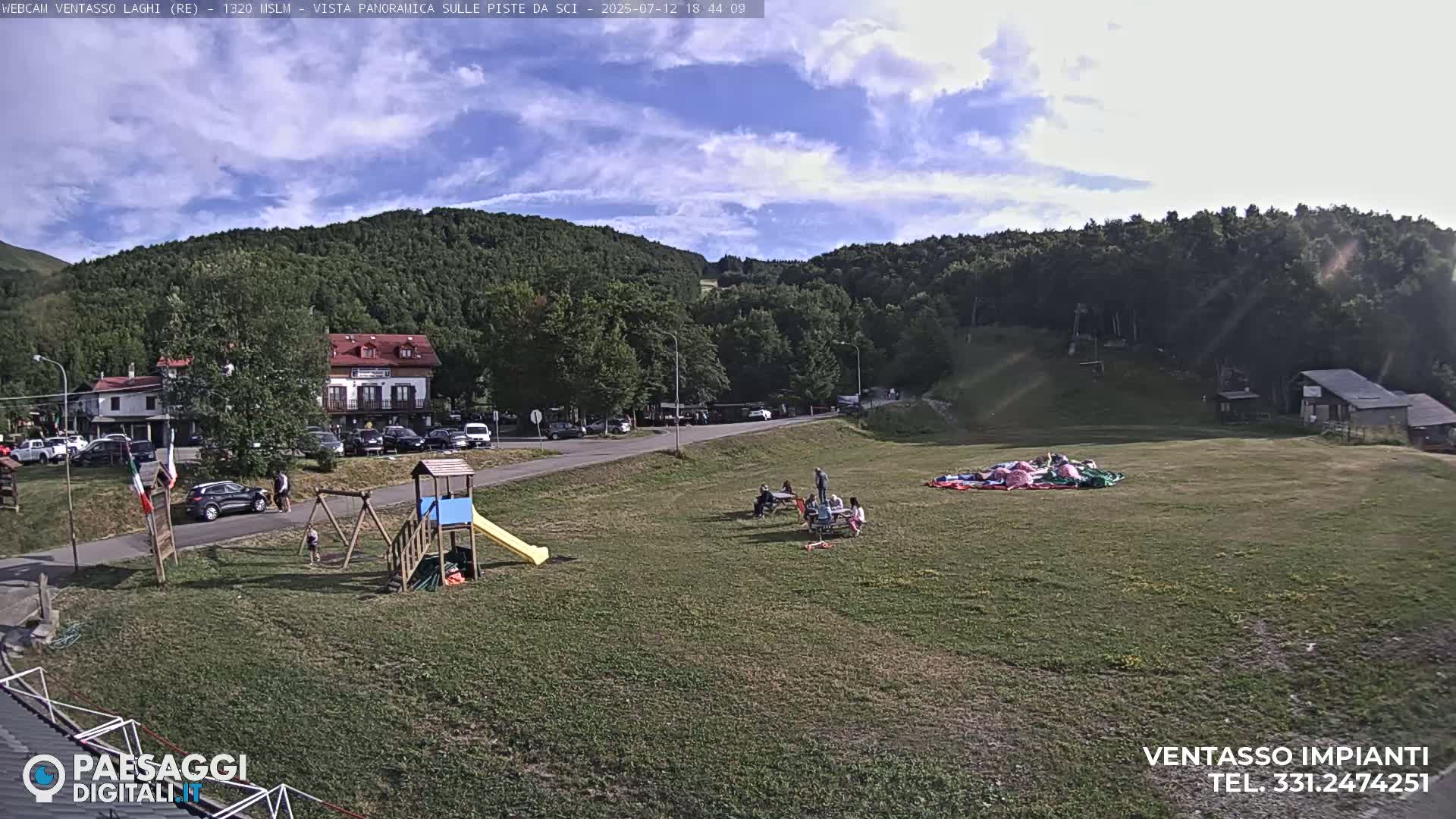 Mount Ventasso & Laghi (Lakes) Ski Slopes Live Cam - Reggio Emilia, Emilia-Romagna, Italy
