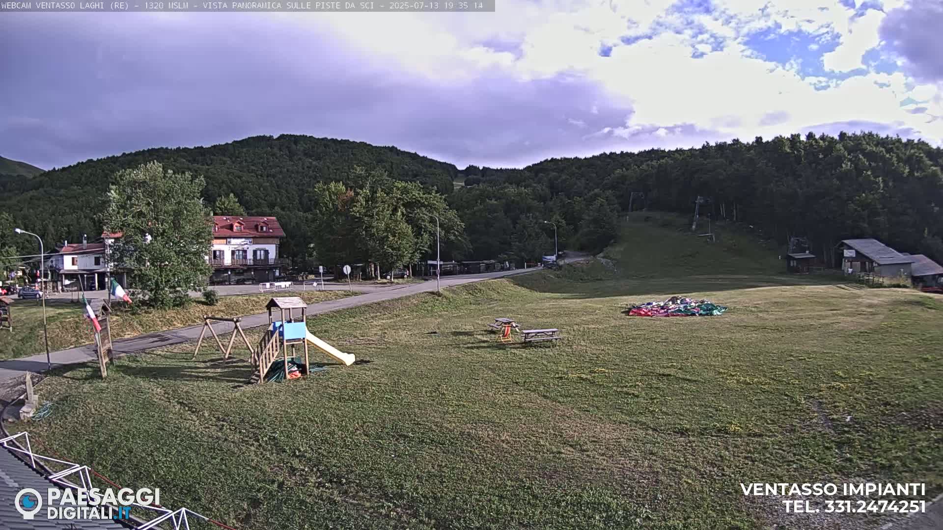 Mount Ventasso & Laghi (Lakes) Ski Slopes Live Cam - Reggio Emilia, Emilia-Romagna, Italy
