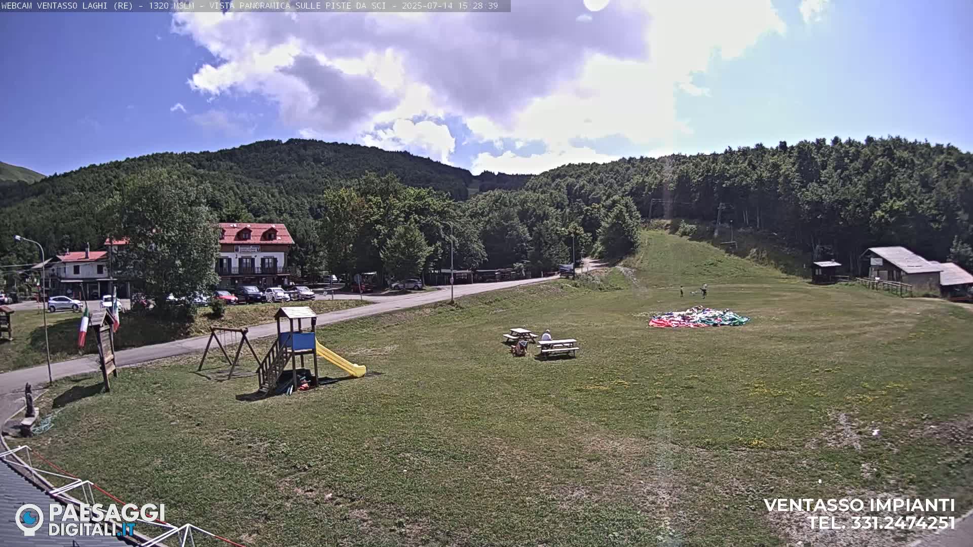 Mount Ventasso & Laghi (Lakes) Ski Slopes Live Cam - Reggio Emilia, Emilia-Romagna, Italy