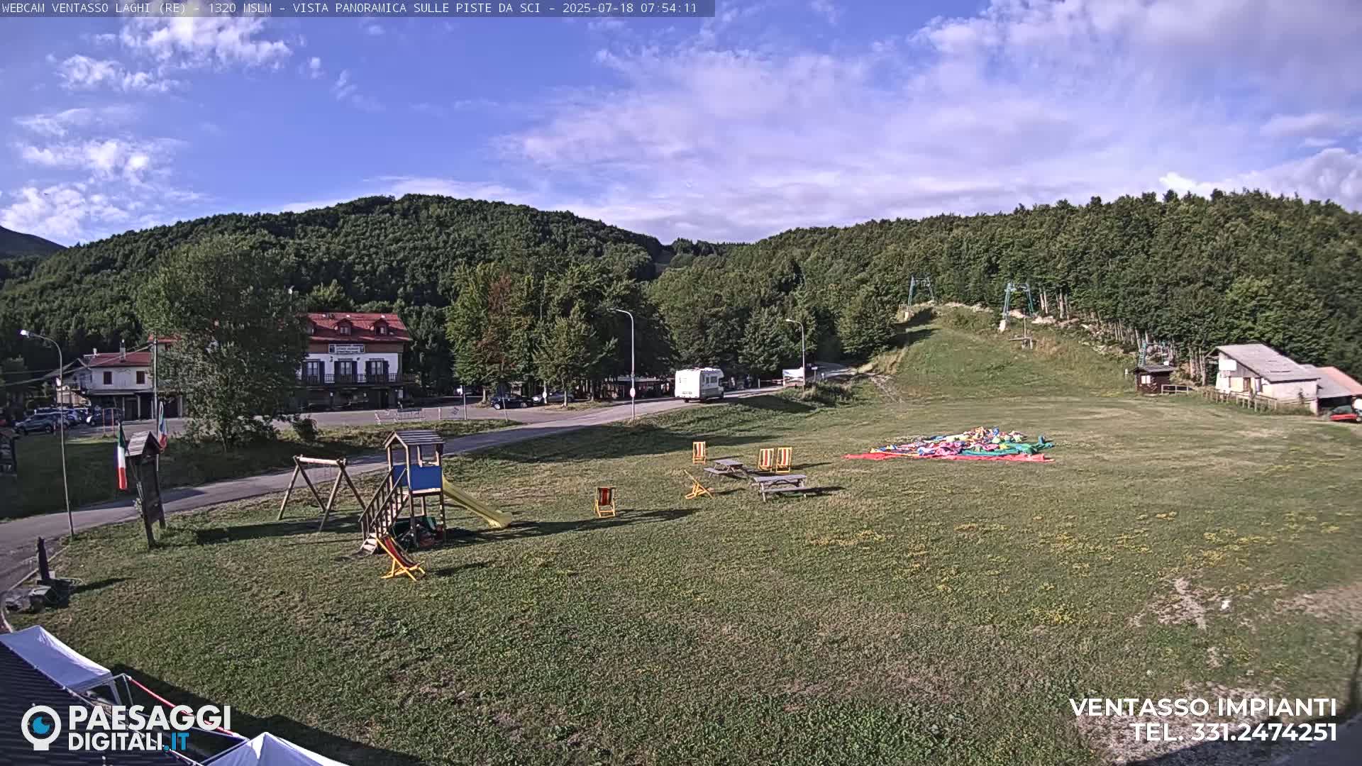 Mount Ventasso & Laghi (Lakes) Ski Slopes Live Cam - Reggio Emilia, Emilia-Romagna, Italy