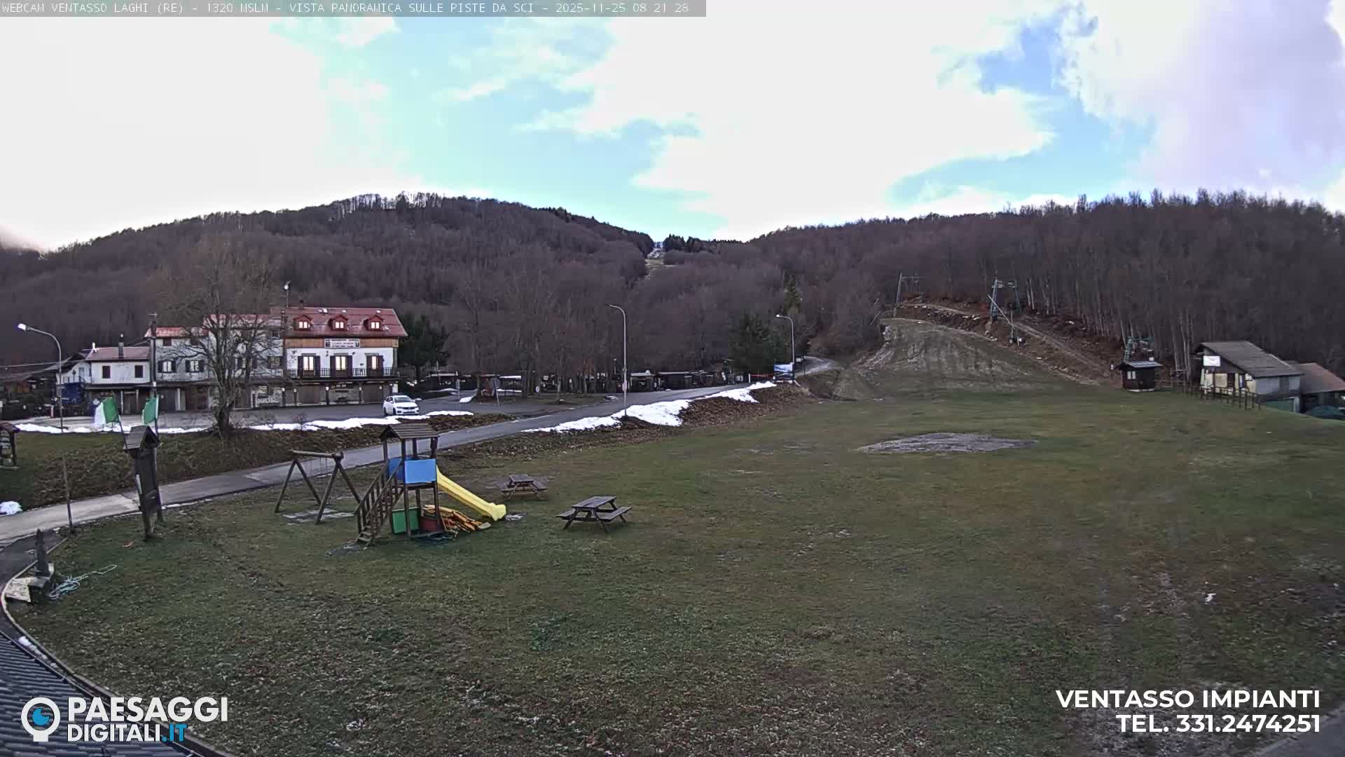 Mount Ventasso & Laghi (Lakes) Ski Slopes Live Cam - Reggio Emilia, Emilia-Romagna, Italy