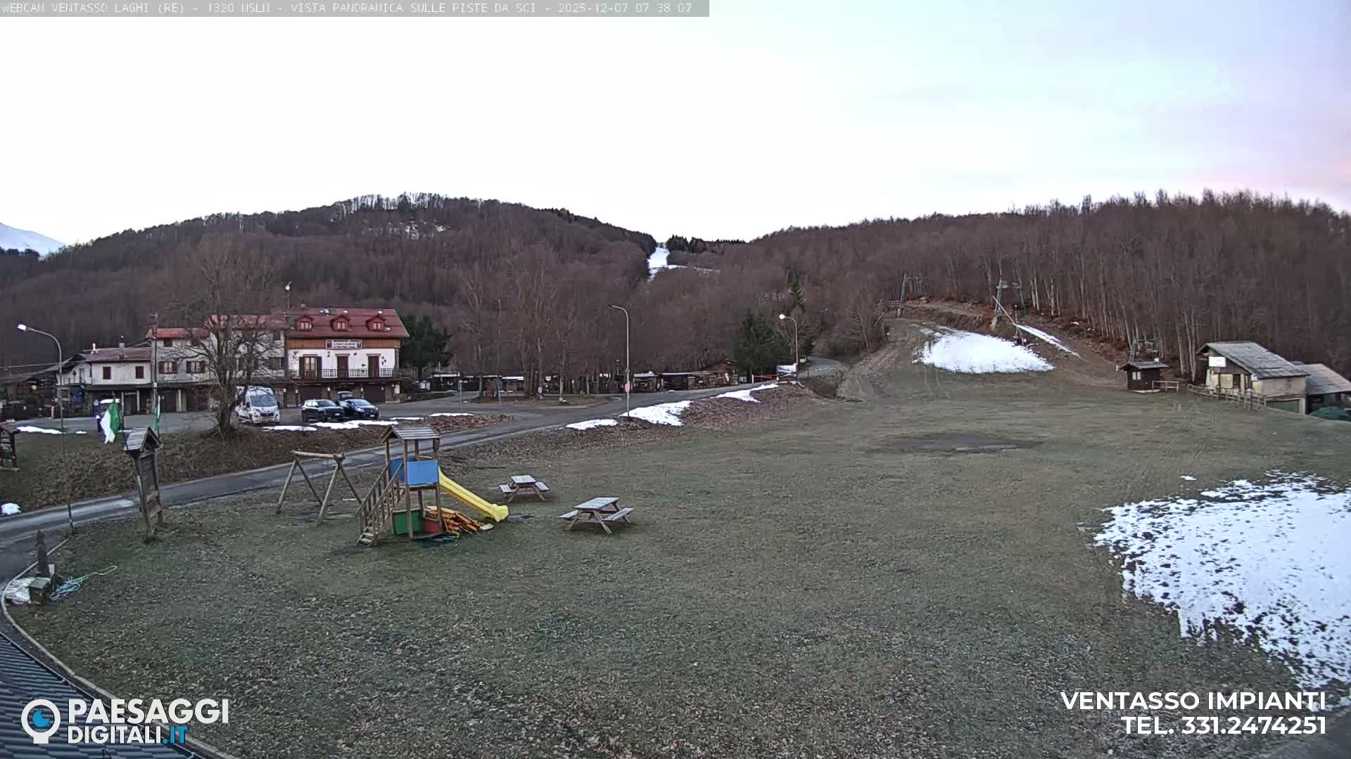Mount Ventasso & Laghi (Lakes) Ski Slopes Live Cam - Reggio Emilia, Emilia-Romagna, Italy