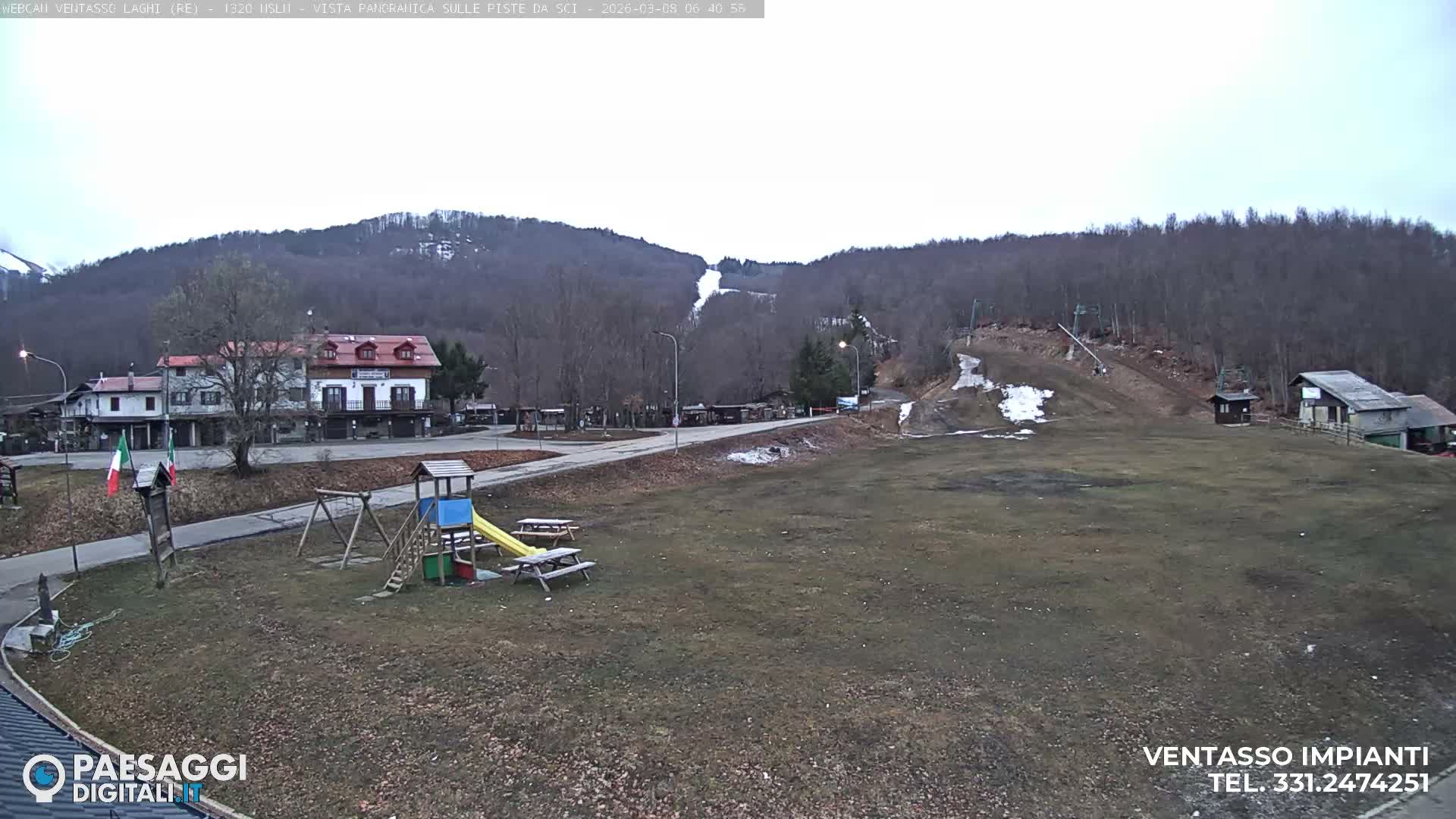 Mount Ventasso & Laghi (Lakes) Ski Slopes Live Cam - Reggio Emilia, Emilia-Romagna, Italy