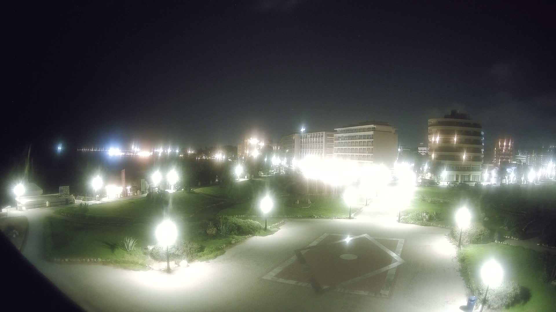 Rhodes, Paralia Enidriou Beach & Platia Enidriou Plaza Live Cam - Elli Beach, Rhodes (Ródos), Dodacanese, South Aegean (Periféreia Notíou Aigaíou), Greece