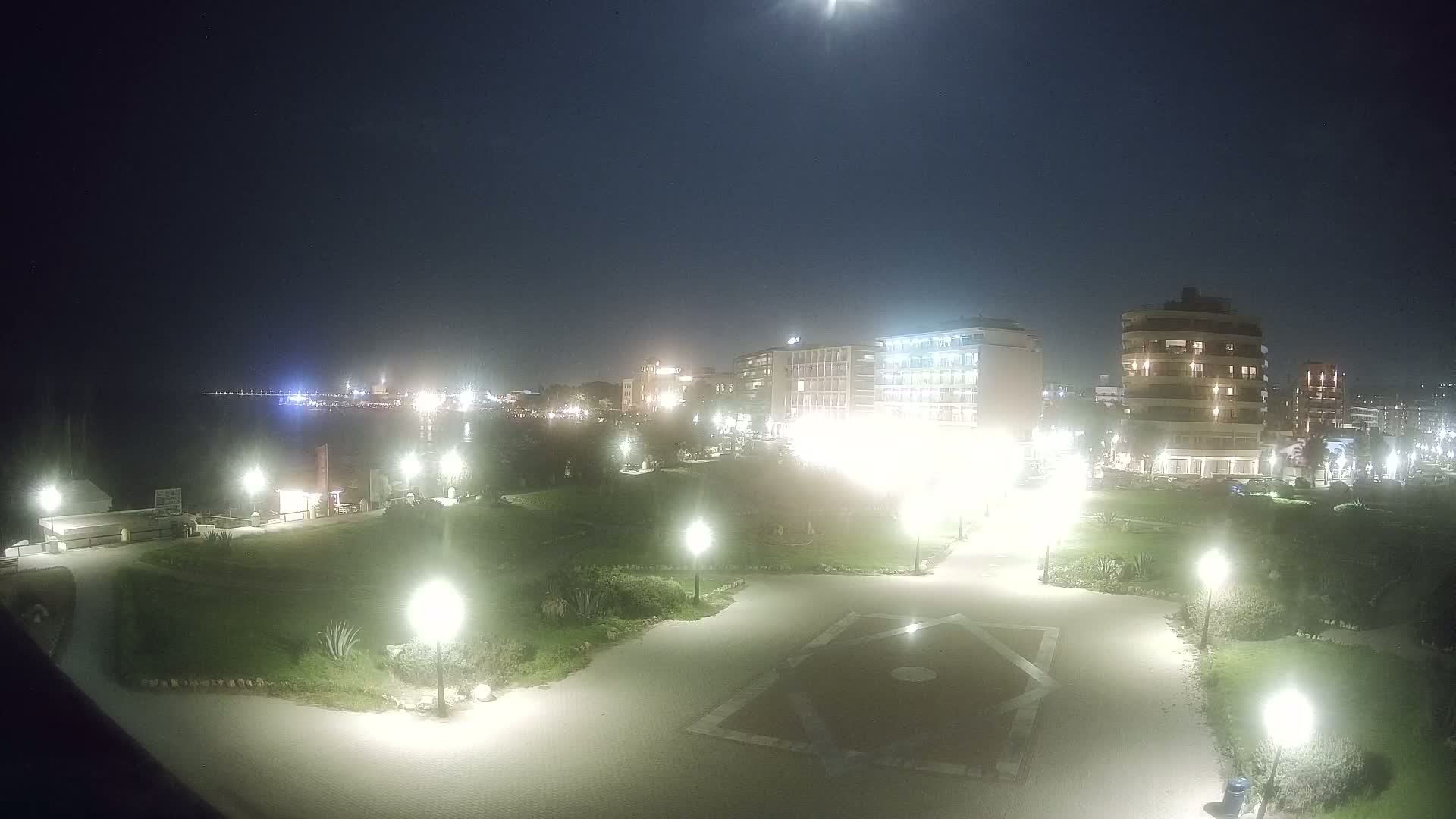 Rhodes, Paralia Enidriou Beach & Platia Enidriou Plaza Live Cam - Elli Beach, Rhodes (Ródos), Dodacanese, South Aegean (Periféreia Notíou Aigaíou), Greece