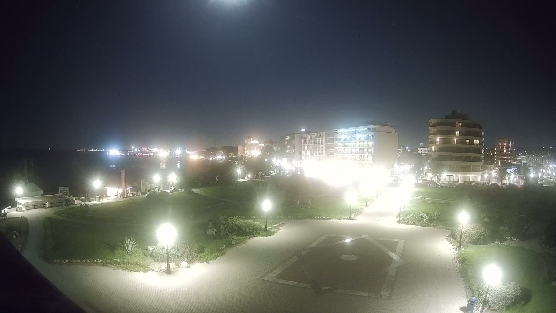 Rhodes, Paralia Enidriou Beach & Platia Enidriou Plaza Live Cam - Elli Beach, Rhodes (Ródos), Dodacanese, South Aegean (Periféreia Notíou Aigaíou), Greece