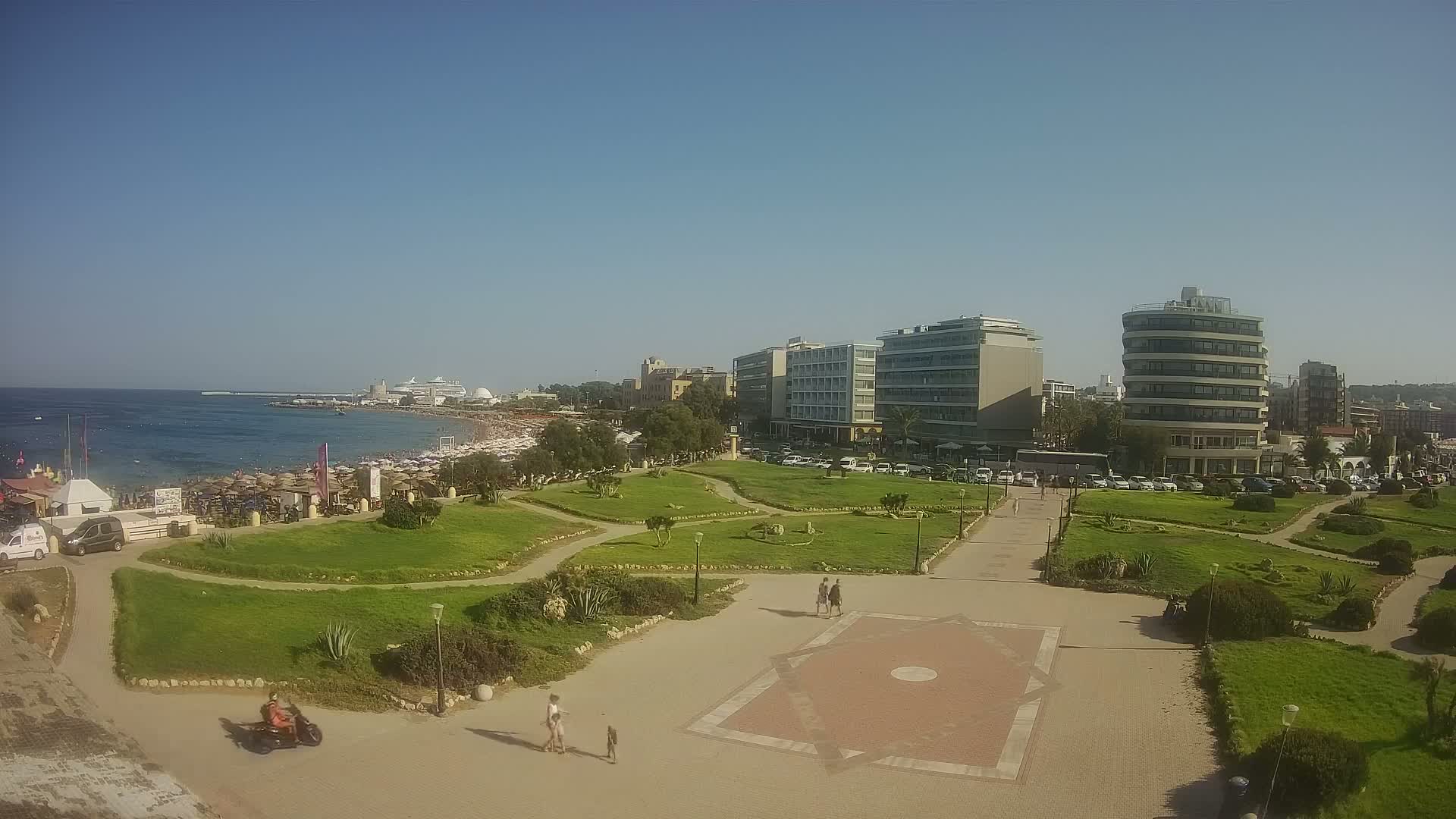 Rhodes, Paralia Enidriou Beach & Platia Enidriou Plaza Live Cam - Elli Beach, Rhodes (Ródos), Dodacanese, South Aegean (Periféreia Notíou Aigaíou), Greece
