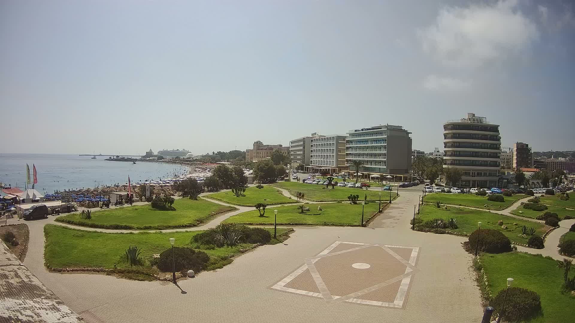 Rhodes, Paralia Enidriou Beach & Platia Enidriou Plaza Live Cam - Elli Beach, Rhodes (Ródos), Dodacanese, South Aegean (Periféreia Notíou Aigaíou), Greece