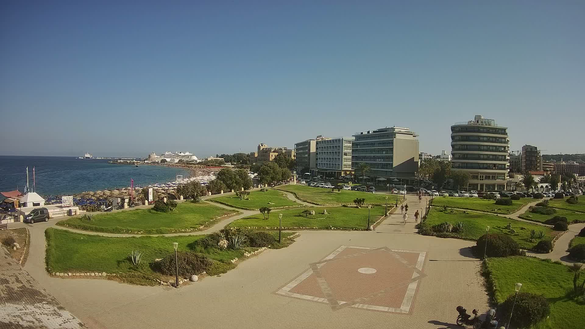 Rhodes, Paralia Enidriou Beach & Platia Enidriou Plaza Live Cam - Elli Beach, Rhodes (Ródos), Dodacanese, South Aegean (Periféreia Notíou Aigaíou), Greece