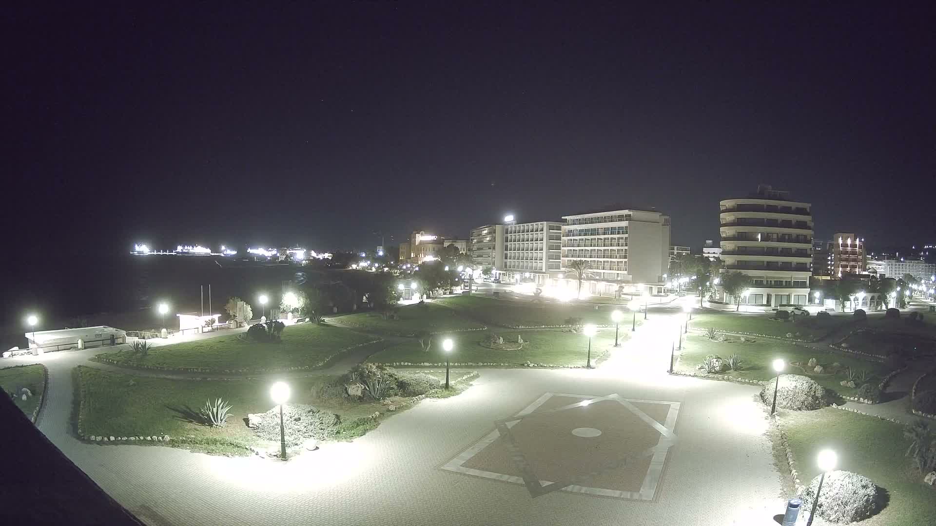 Rhodes, Paralia Enidriou Beach & Platia Enidriou Plaza Live Cam - Elli Beach, Rhodes (Ródos), Dodacanese, South Aegean (Periféreia Notíou Aigaíou), Greece