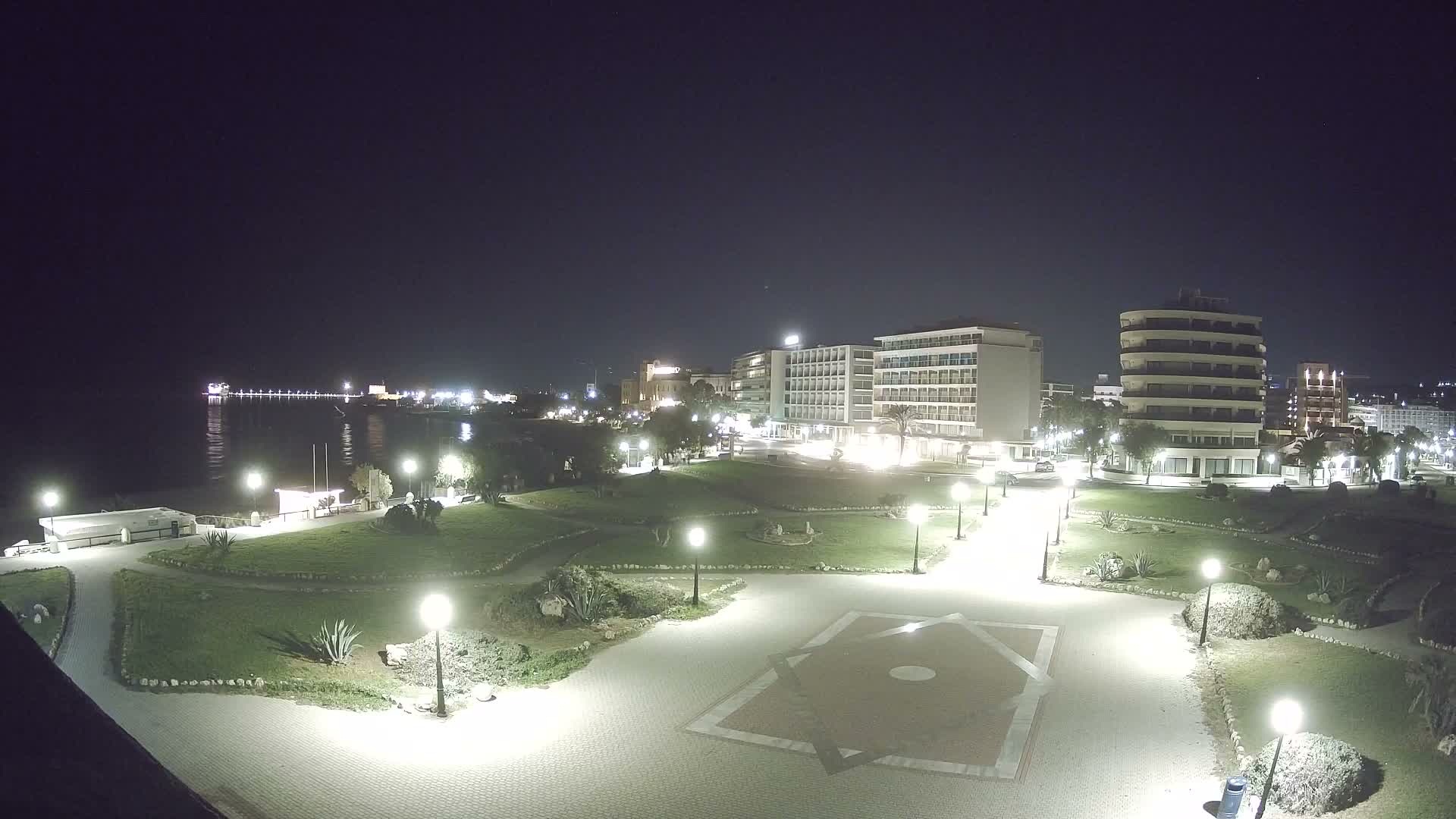 Rhodes, Paralia Enidriou Beach & Platia Enidriou Plaza Live Cam - Elli Beach, Rhodes (Ródos), Dodacanese, South Aegean (Periféreia Notíou Aigaíou), Greece