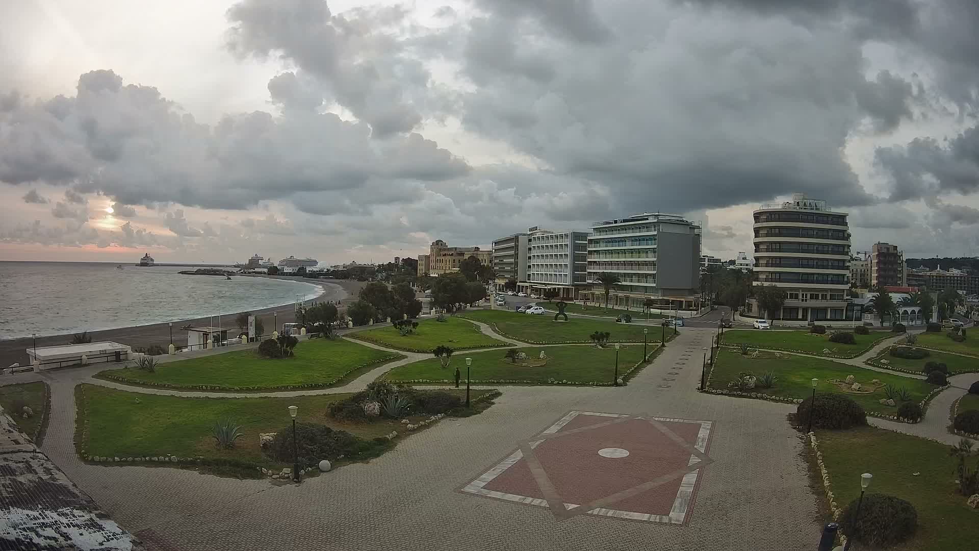 Rhodes, Paralia Enidriou Beach & Platia Enidriou Plaza Live Cam - Elli Beach, Rhodes (Ródos), Dodacanese, South Aegean (Periféreia Notíou Aigaíou), Greece