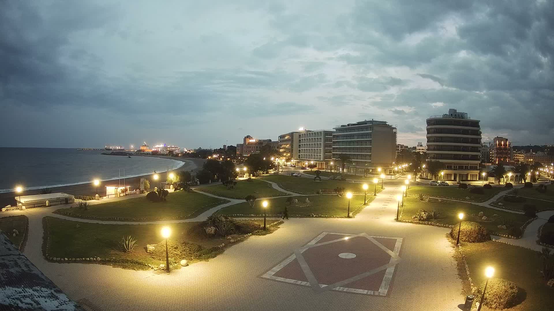 Rhodes, Paralia Enidriou Beach & Platia Enidriou Plaza Live Cam - Elli Beach, Rhodes (Ródos), Dodacanese, South Aegean (Periféreia Notíou Aigaíou), Greece