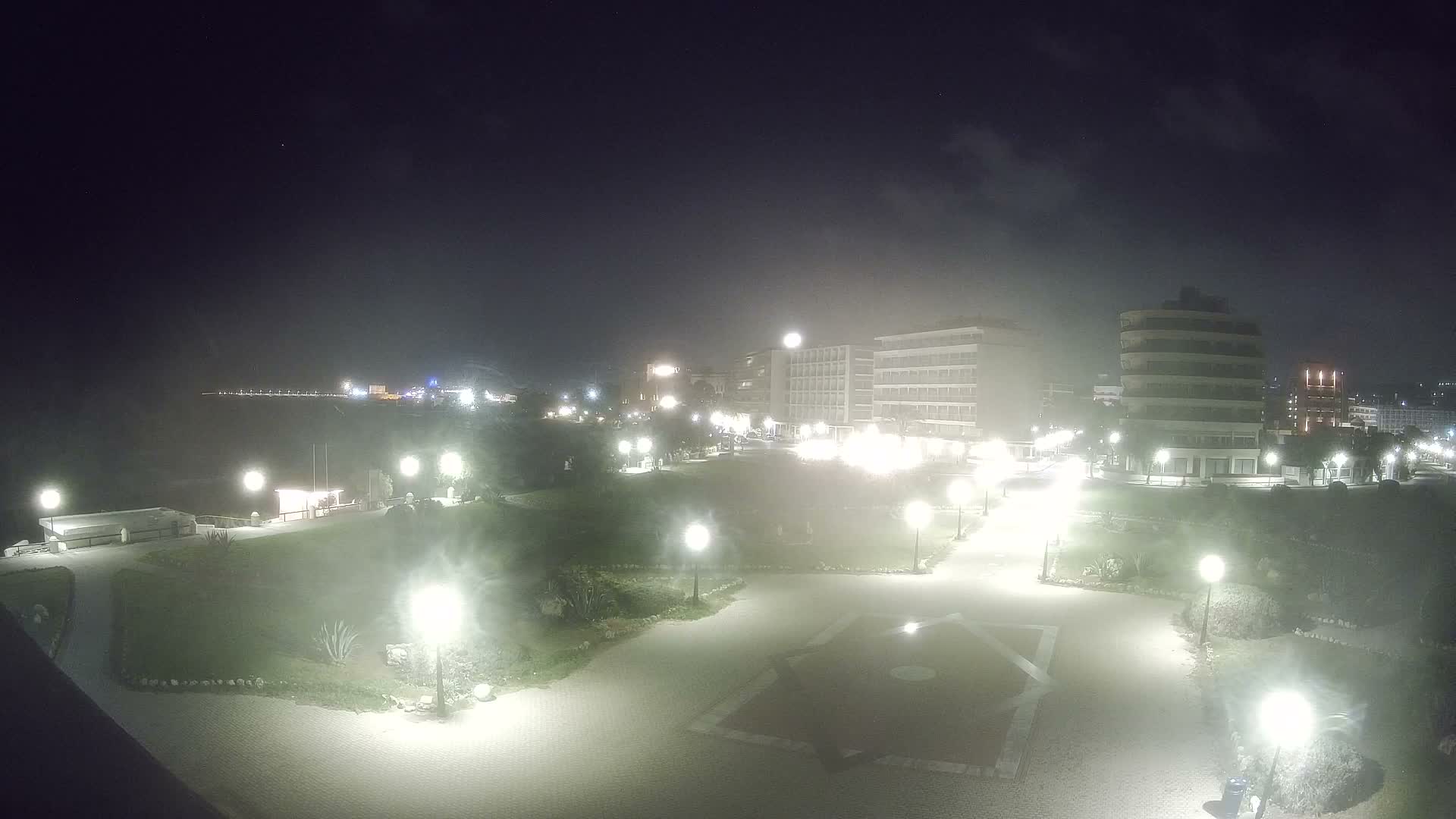 Rhodes, Paralia Enidriou Beach & Platia Enidriou Plaza Live Cam - Elli Beach, Rhodes (Ródos), Dodacanese, South Aegean (Periféreia Notíou Aigaíou), Greece