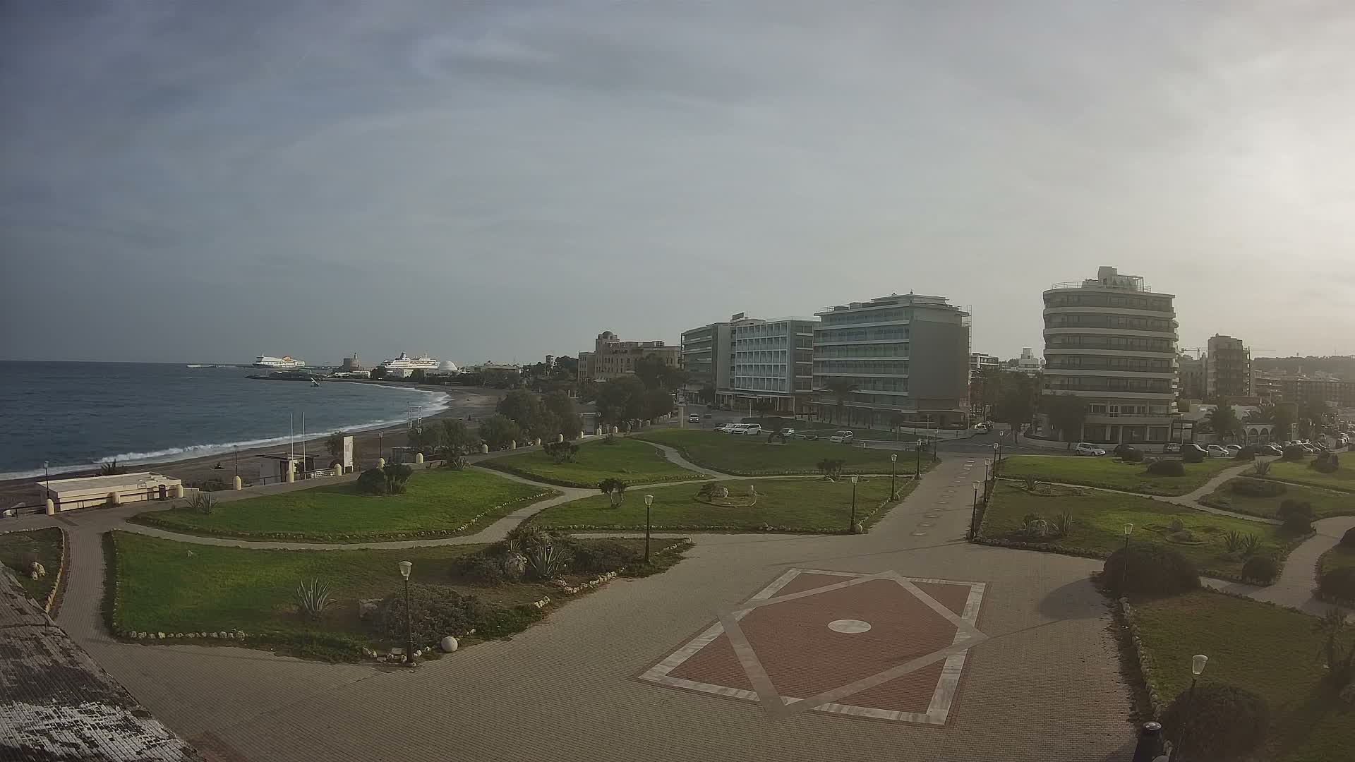 Rhodes, Paralia Enidriou Beach & Platia Enidriou Plaza Live Cam - Elli Beach, Rhodes (Ródos), Dodacanese, South Aegean (Periféreia Notíou Aigaíou), Greece