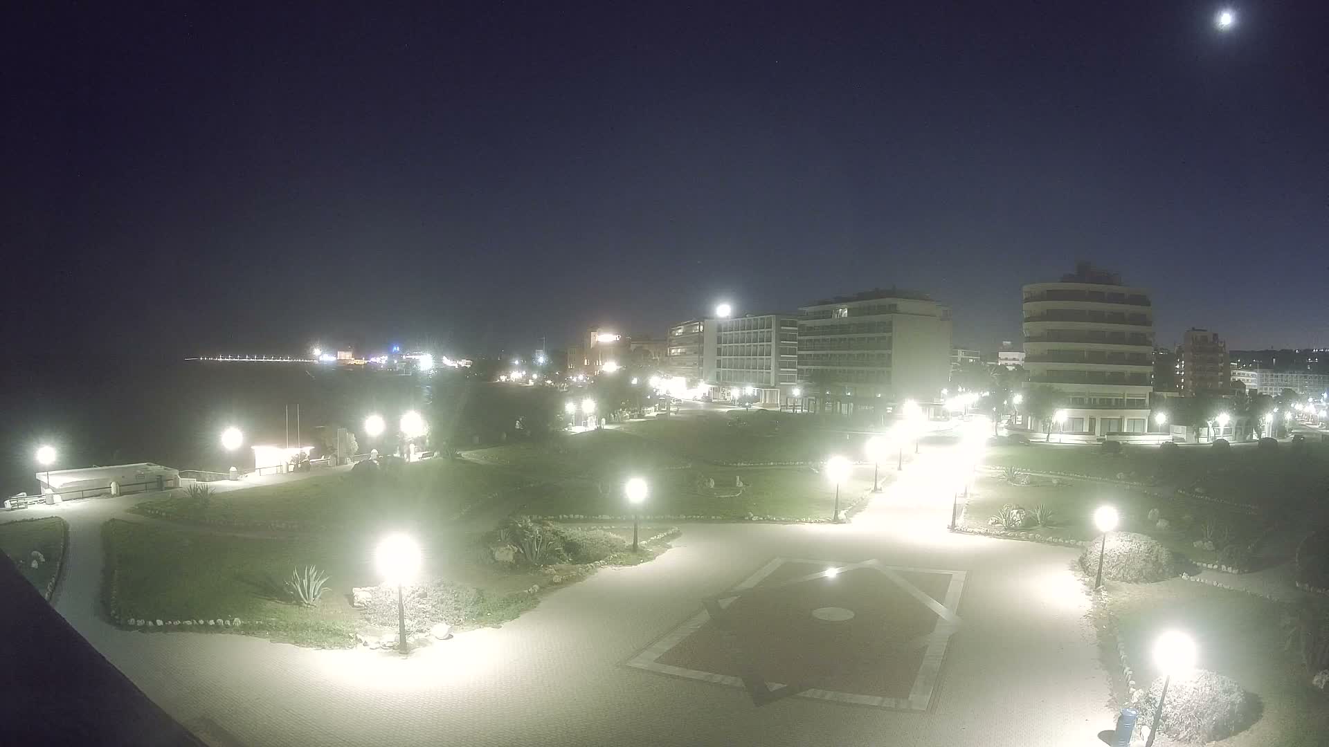 Rhodes, Paralia Enidriou Beach & Platia Enidriou Plaza Live Cam - Elli Beach, Rhodes (Ródos), Dodacanese, South Aegean (Periféreia Notíou Aigaíou), Greece