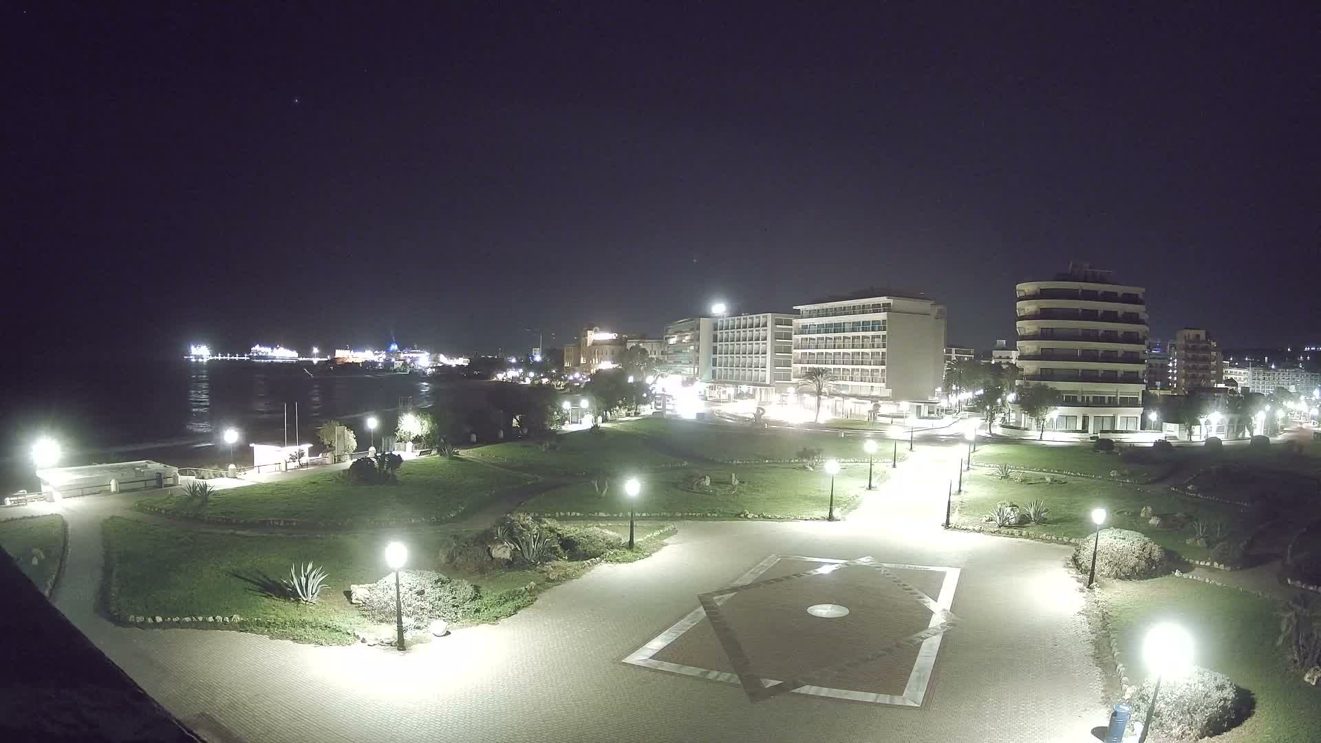 Rhodes, Paralia Enidriou Beach & Platia Enidriou Plaza Live Cam - Elli Beach, Rhodes (Ródos), Dodacanese, South Aegean (Periféreia Notíou Aigaíou), Greece