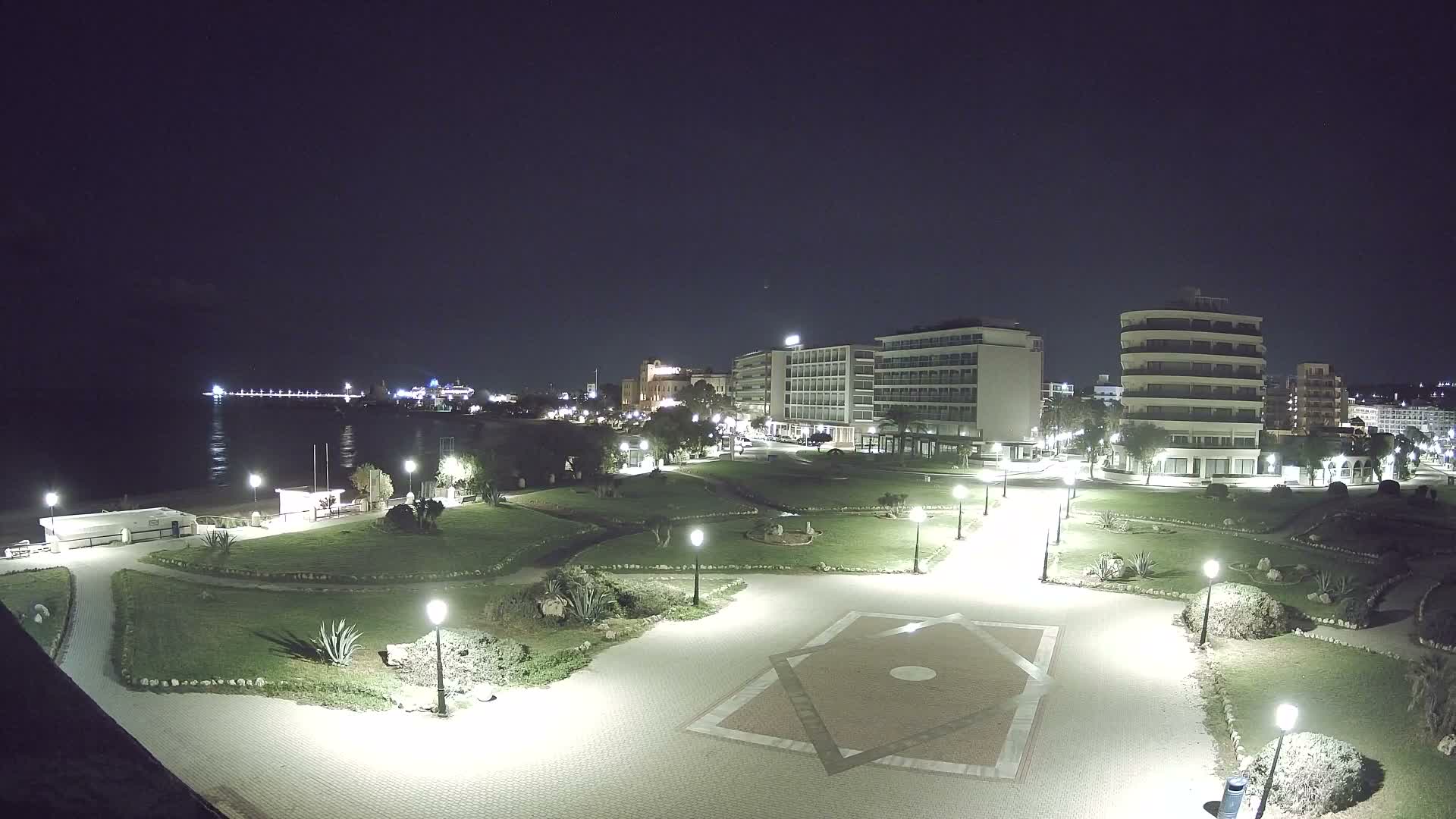 Rhodes, Paralia Enidriou Beach & Platia Enidriou Plaza Live Cam - Elli Beach, Rhodes (Ródos), Dodacanese, South Aegean (Periféreia Notíou Aigaíou), Greece