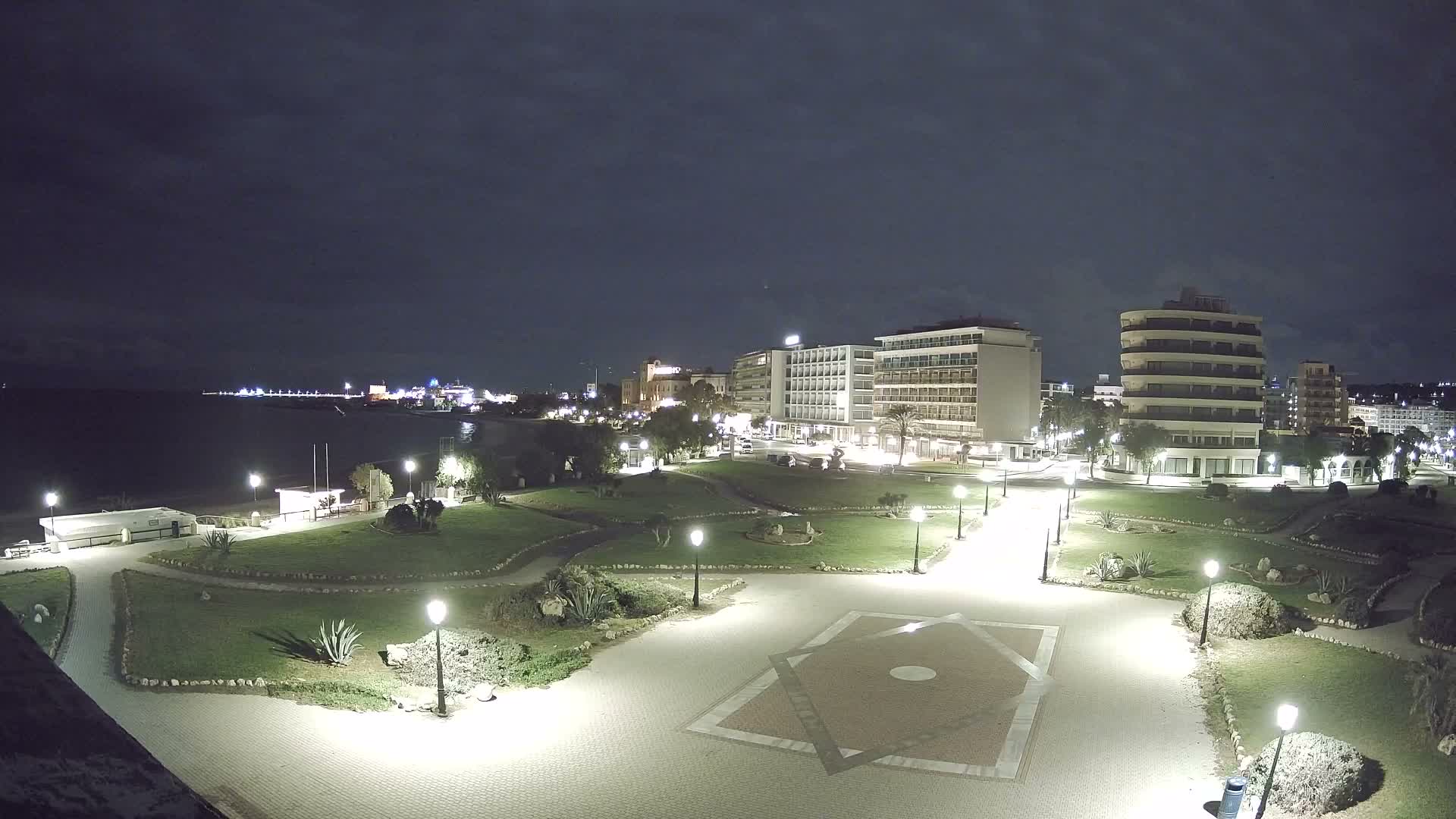 Rhodes, Paralia Enidriou Beach & Platia Enidriou Plaza Live Cam - Elli Beach, Rhodes (Ródos), Dodacanese, South Aegean (Periféreia Notíou Aigaíou), Greece