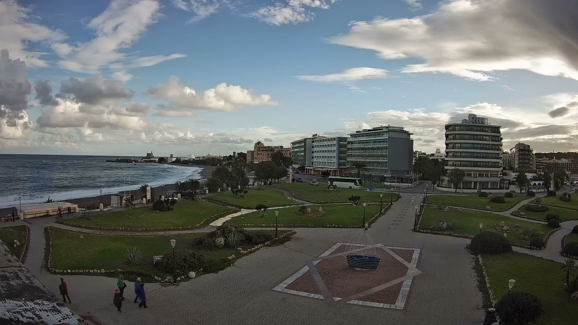 Rhodes, Paralia Enidriou Beach & Platia Enidriou Plaza Live Cam - Elli Beach, Rhodes (Ródos), Dodacanese, South Aegean (Periféreia Notíou Aigaíou), Greece