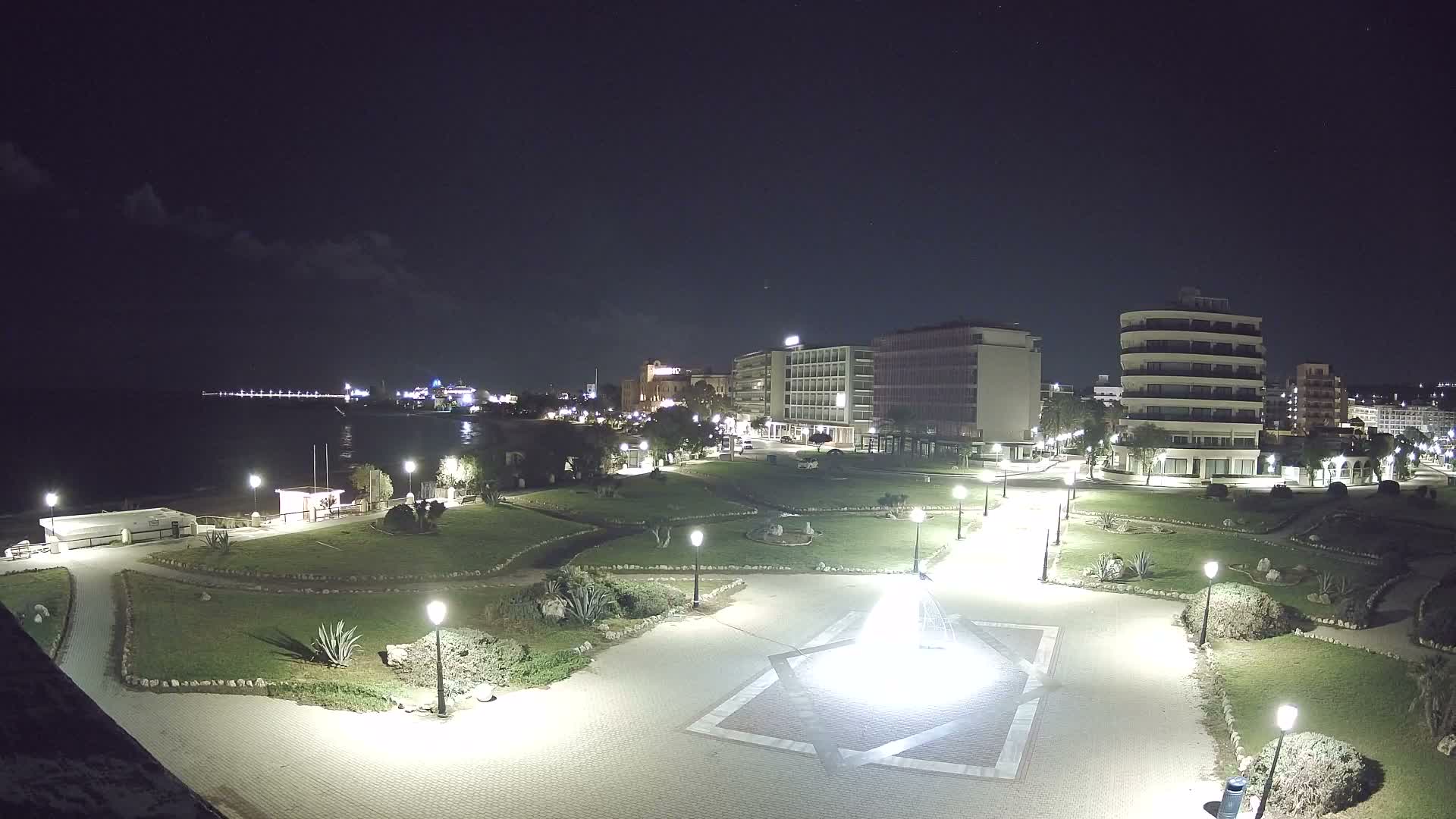 Rhodes, Paralia Enidriou Beach & Platia Enidriou Plaza Live Cam - Elli Beach, Rhodes (Ródos), Dodacanese, South Aegean (Periféreia Notíou Aigaíou), Greece