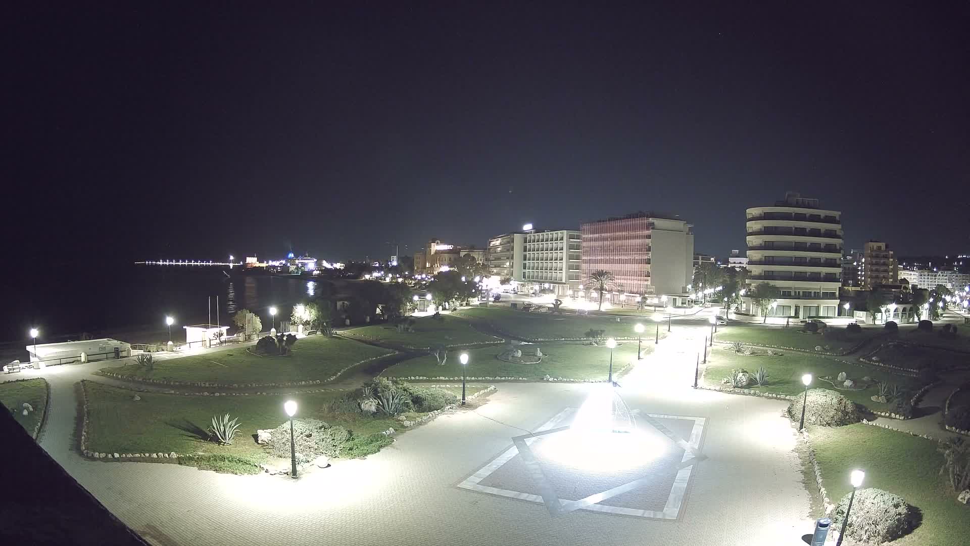 Rhodes, Paralia Enidriou Beach & Platia Enidriou Plaza Live Cam - Elli Beach, Rhodes (Ródos), Dodacanese, South Aegean (Periféreia Notíou Aigaíou), Greece