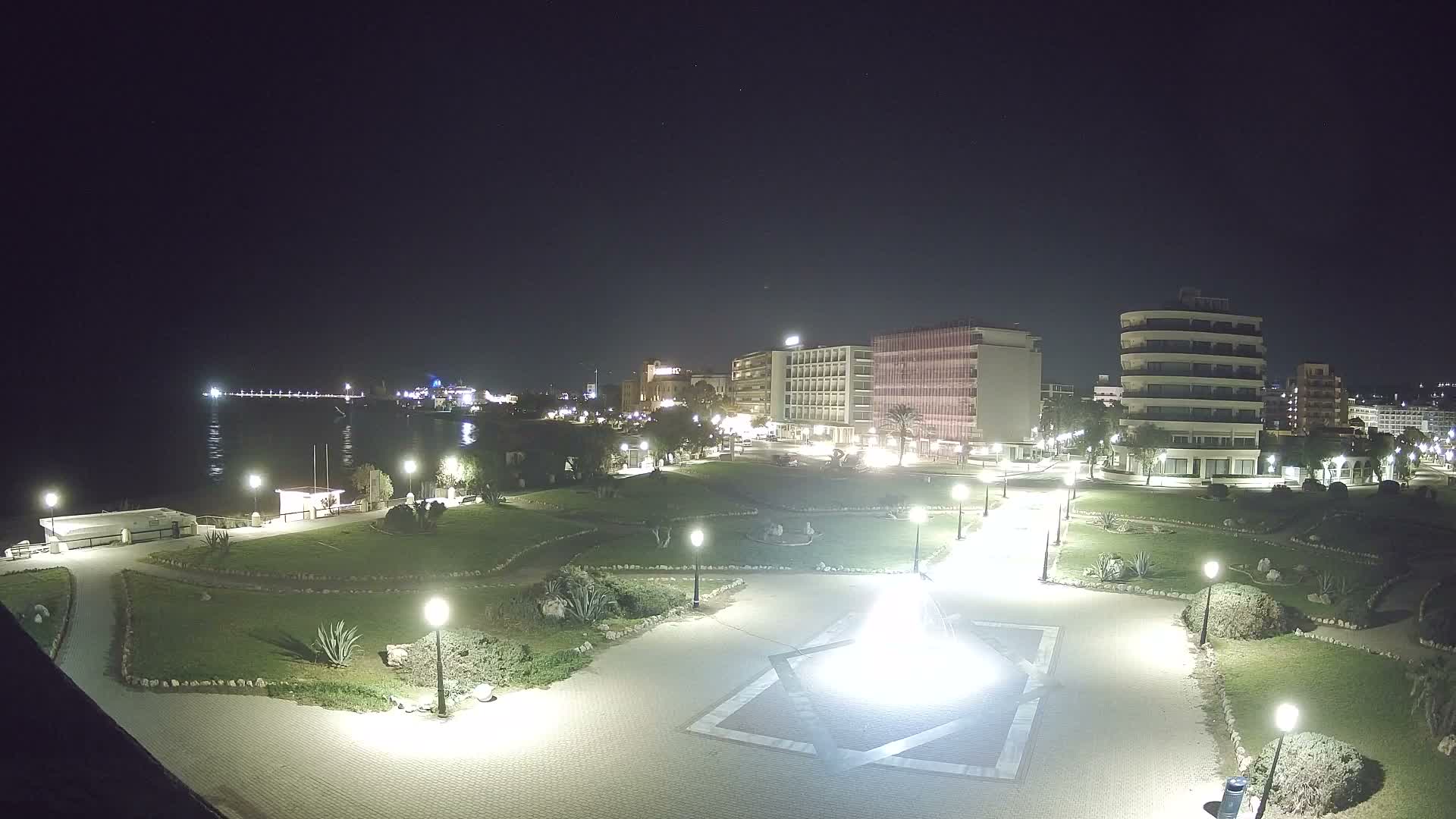 Rhodes, Paralia Enidriou Beach & Platia Enidriou Plaza Live Cam - Elli Beach, Rhodes (Ródos), Dodacanese, South Aegean (Periféreia Notíou Aigaíou), Greece