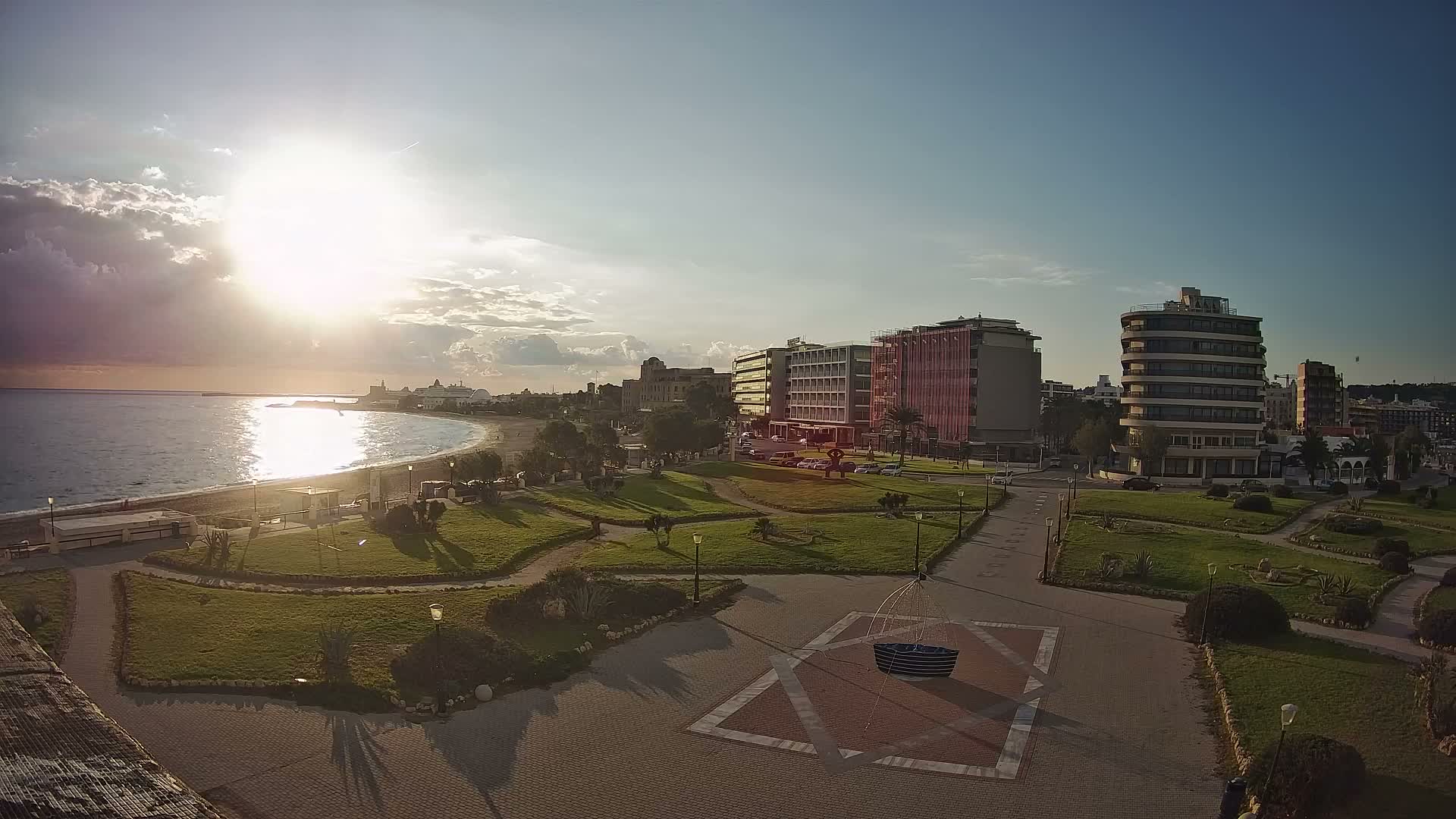 Rhodes, Paralia Enidriou Beach & Platia Enidriou Plaza Live Cam - Elli Beach, Rhodes (Ródos), Dodacanese, South Aegean (Periféreia Notíou Aigaíou), Greece