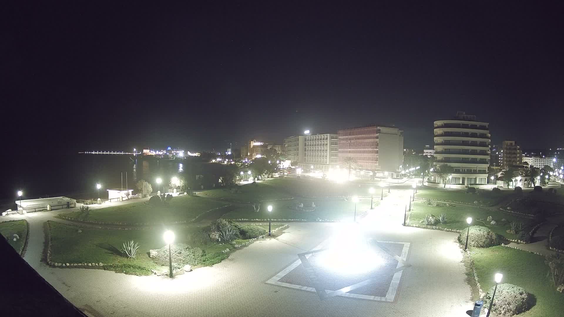 Rhodes, Paralia Enidriou Beach & Platia Enidriou Plaza Live Cam - Elli Beach, Rhodes (Ródos), Dodacanese, South Aegean (Periféreia Notíou Aigaíou), Greece