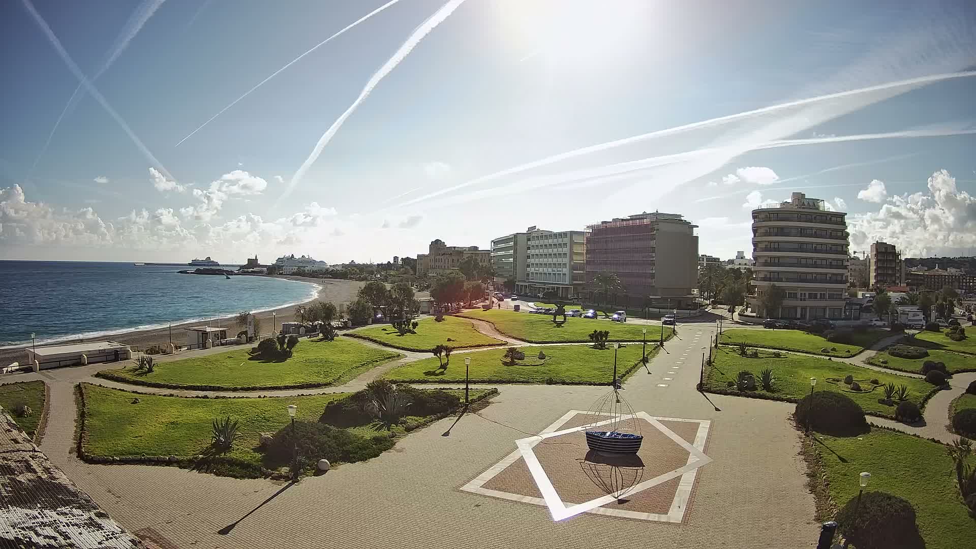 Rhodes, Paralia Enidriou Beach & Platia Enidriou Plaza Live Cam - Elli Beach, Rhodes (Ródos), Dodacanese, South Aegean (Periféreia Notíou Aigaíou), Greece