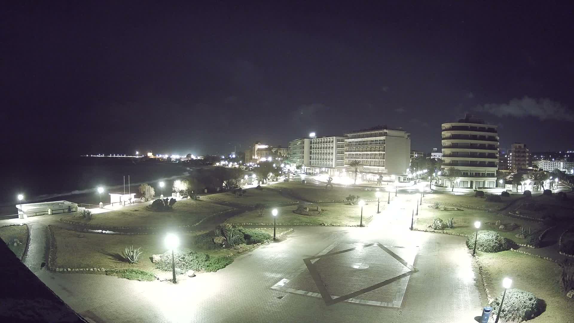 Rhodes, Paralia Enidriou Beach & Platia Enidriou Plaza Live Cam - Elli Beach, Rhodes (Ródos), Dodacanese, South Aegean (Periféreia Notíou Aigaíou), Greece